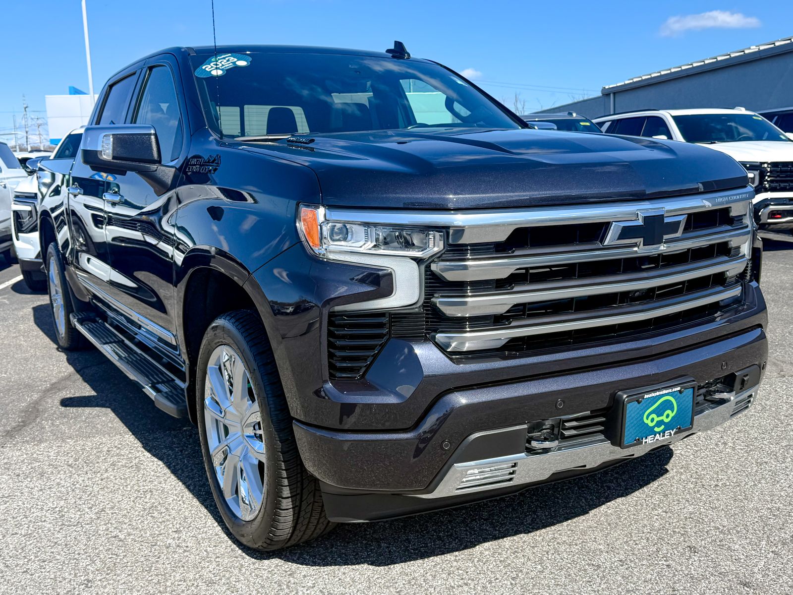 Photo view of 2023 Chevrolet Silverado 1500 in Gray