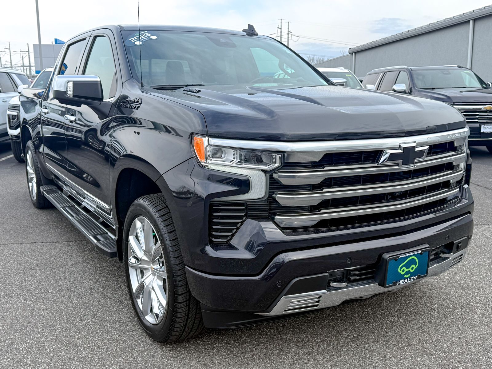 Photo view of 2023 Chevrolet Silverado 1500 in Gray