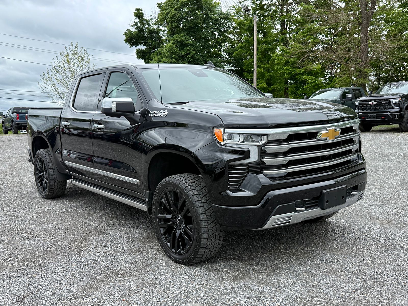 Photo view of 2024 Chevrolet Silverado 1500 in Black