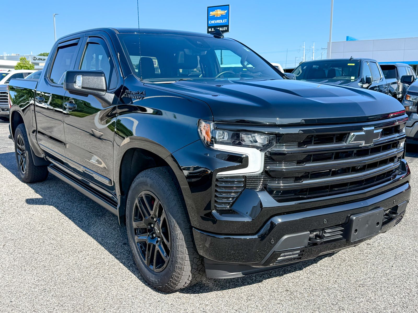 Photo view of 2024 Chevrolet Silverado 1500 in Black