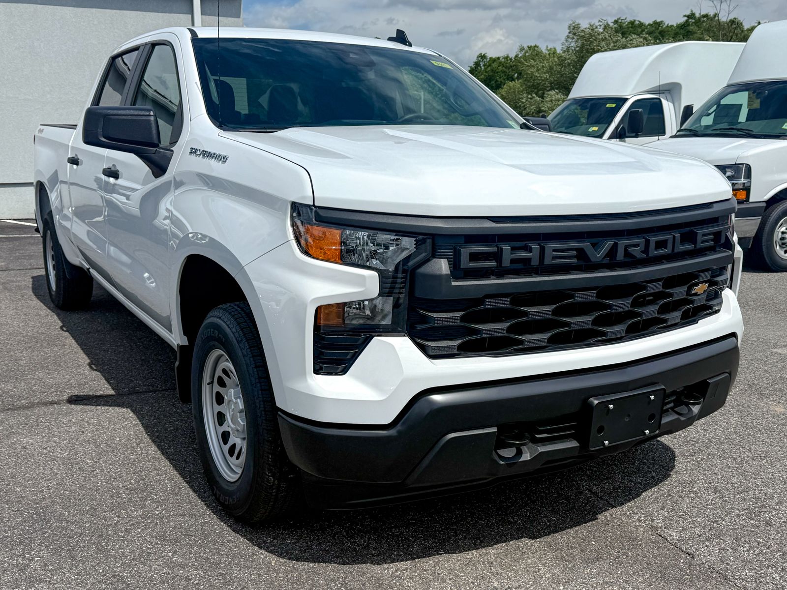 Photo view of 2026 Chevrolet Silverado 1500 in White