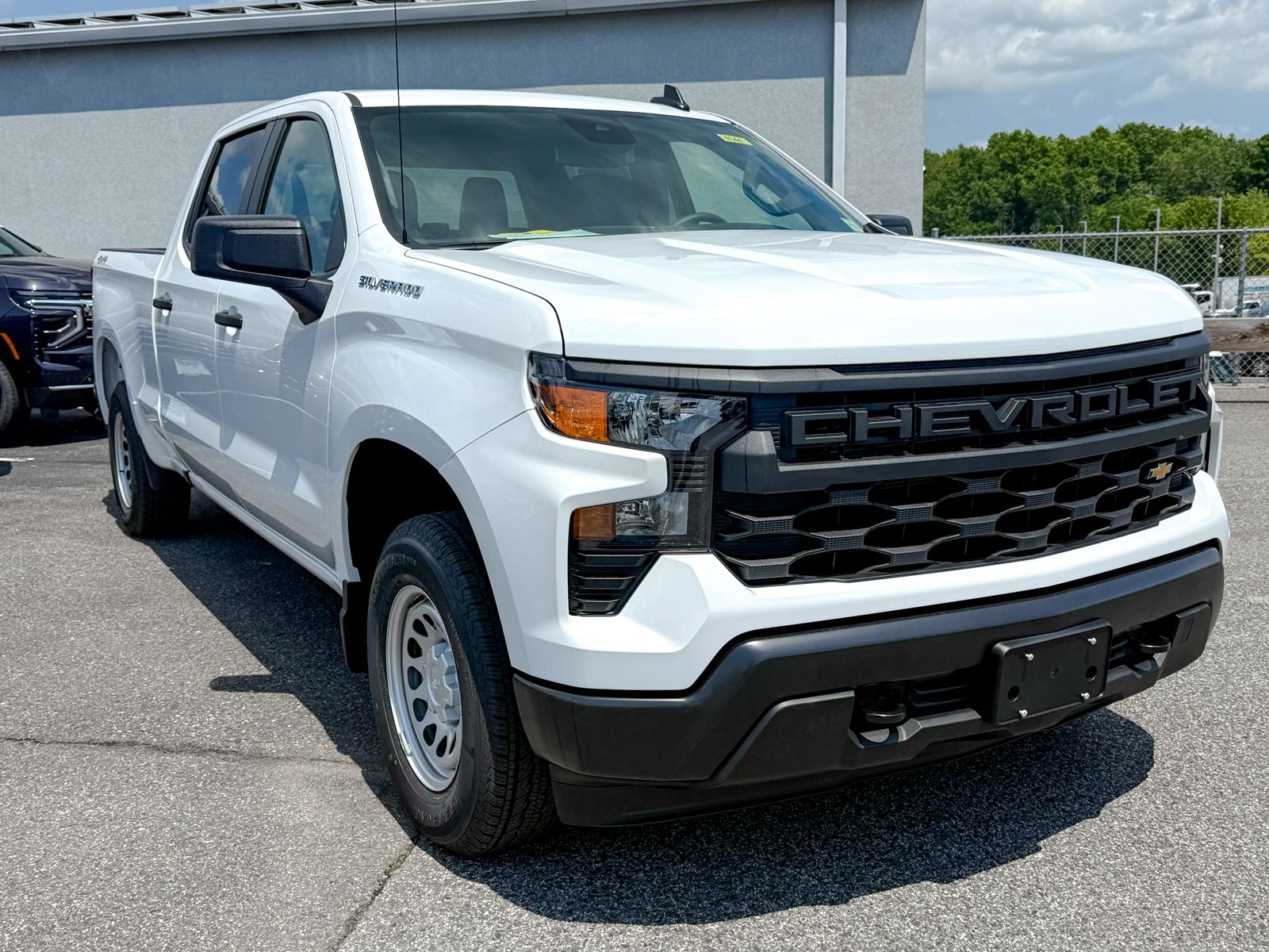 Photo view of 2026 Chevrolet Silverado 1500 in White
