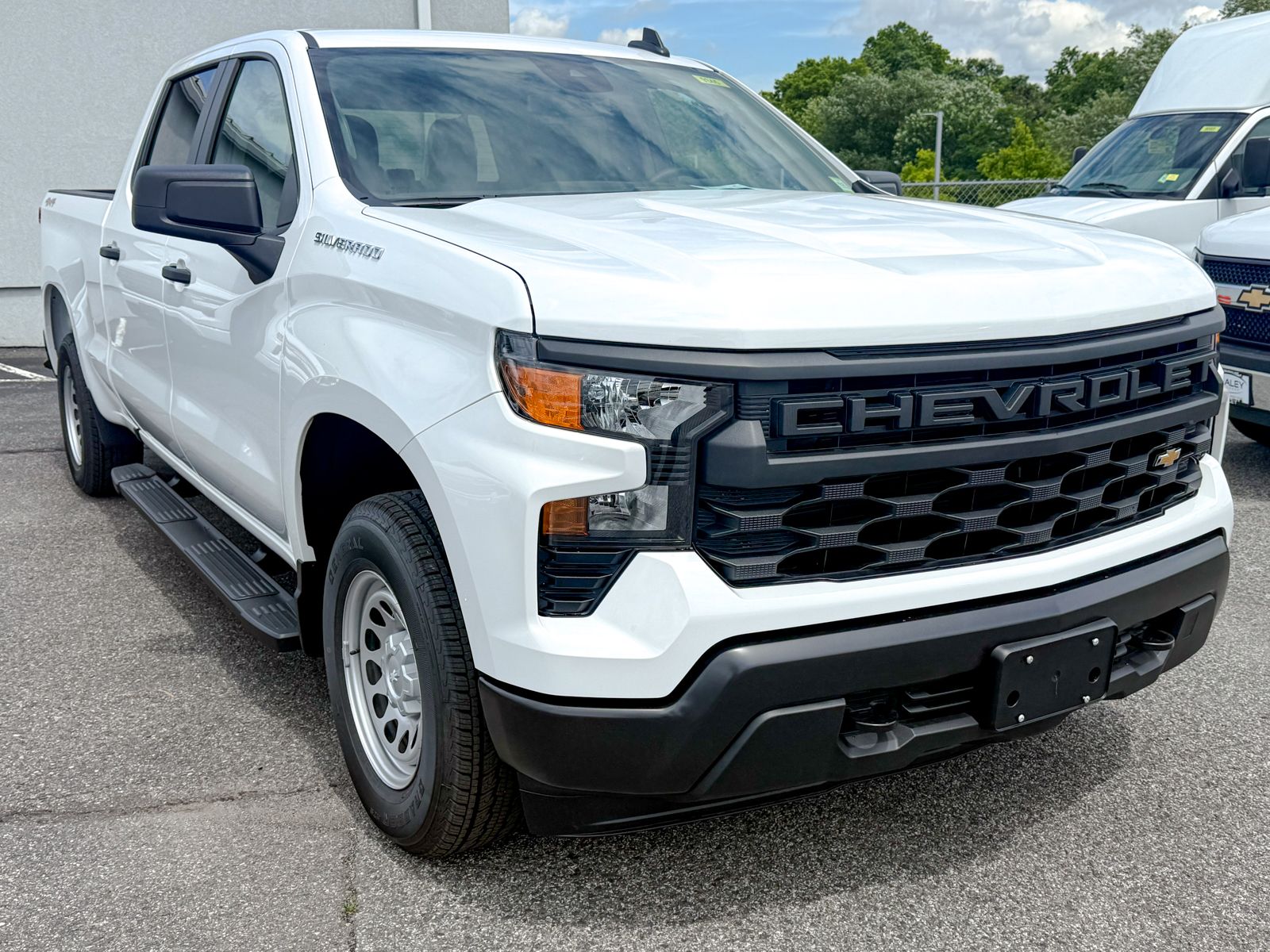 Photo view of 2026 Chevrolet Silverado 1500 in White