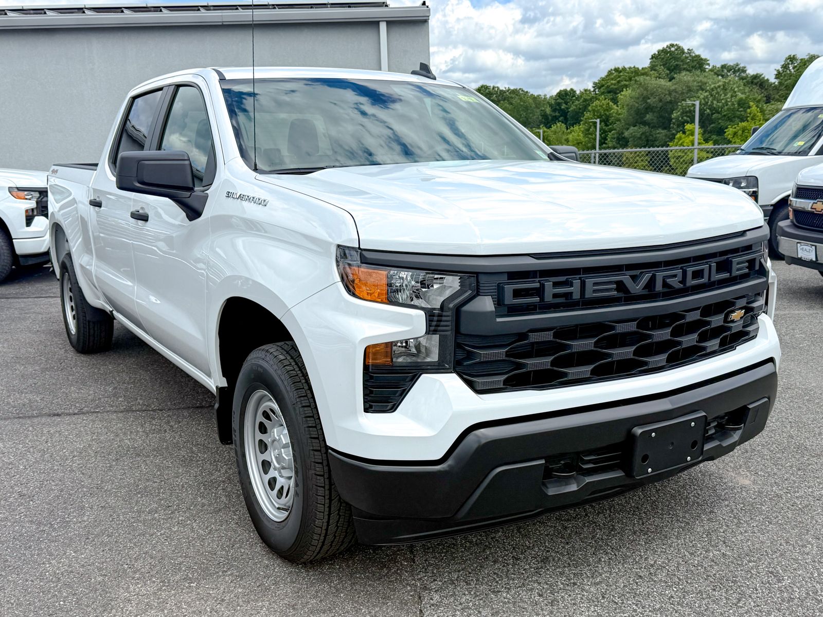 Photo view of 2026 Chevrolet Silverado 1500 in White