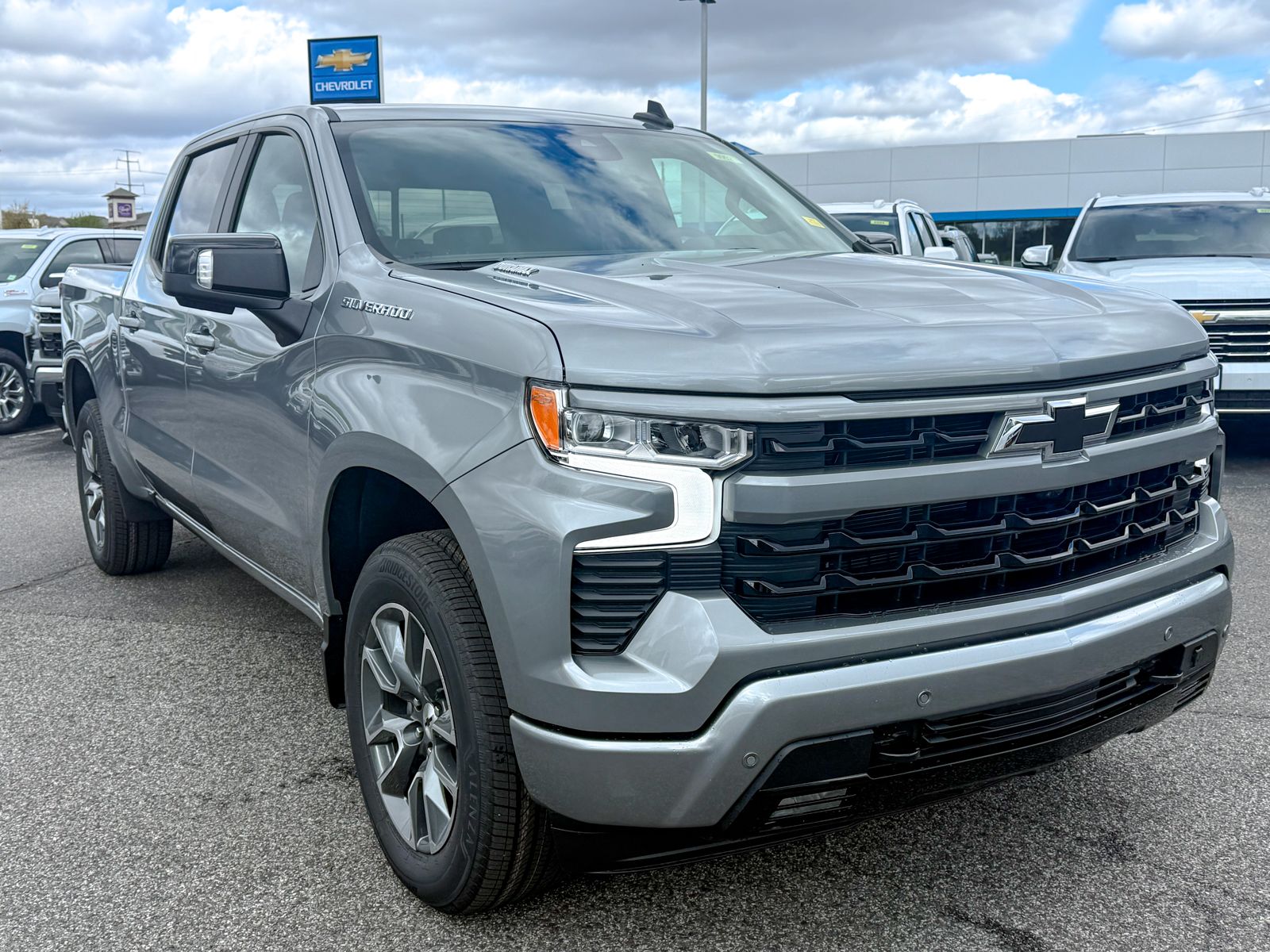 Photo view of 2026 Chevrolet Silverado 1500 in Gray