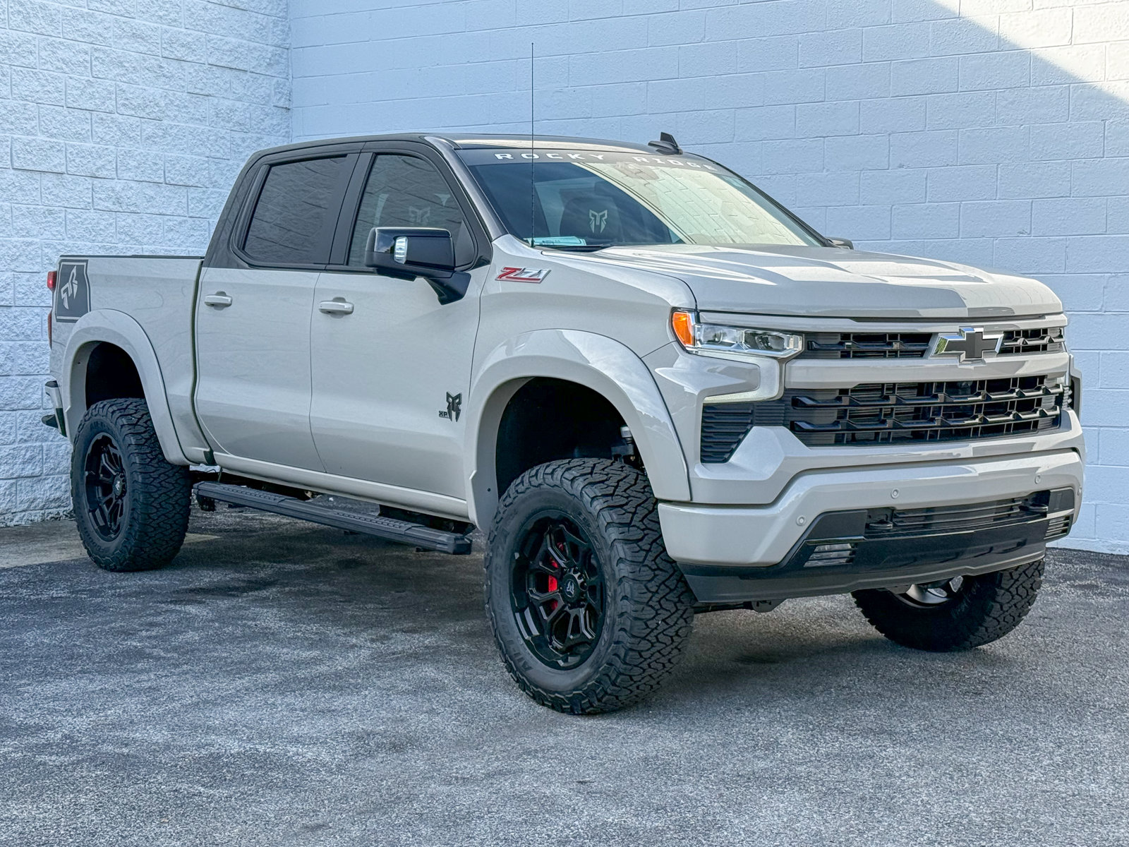 Photo view of 2026 Chevrolet Silverado 1500 in Tan