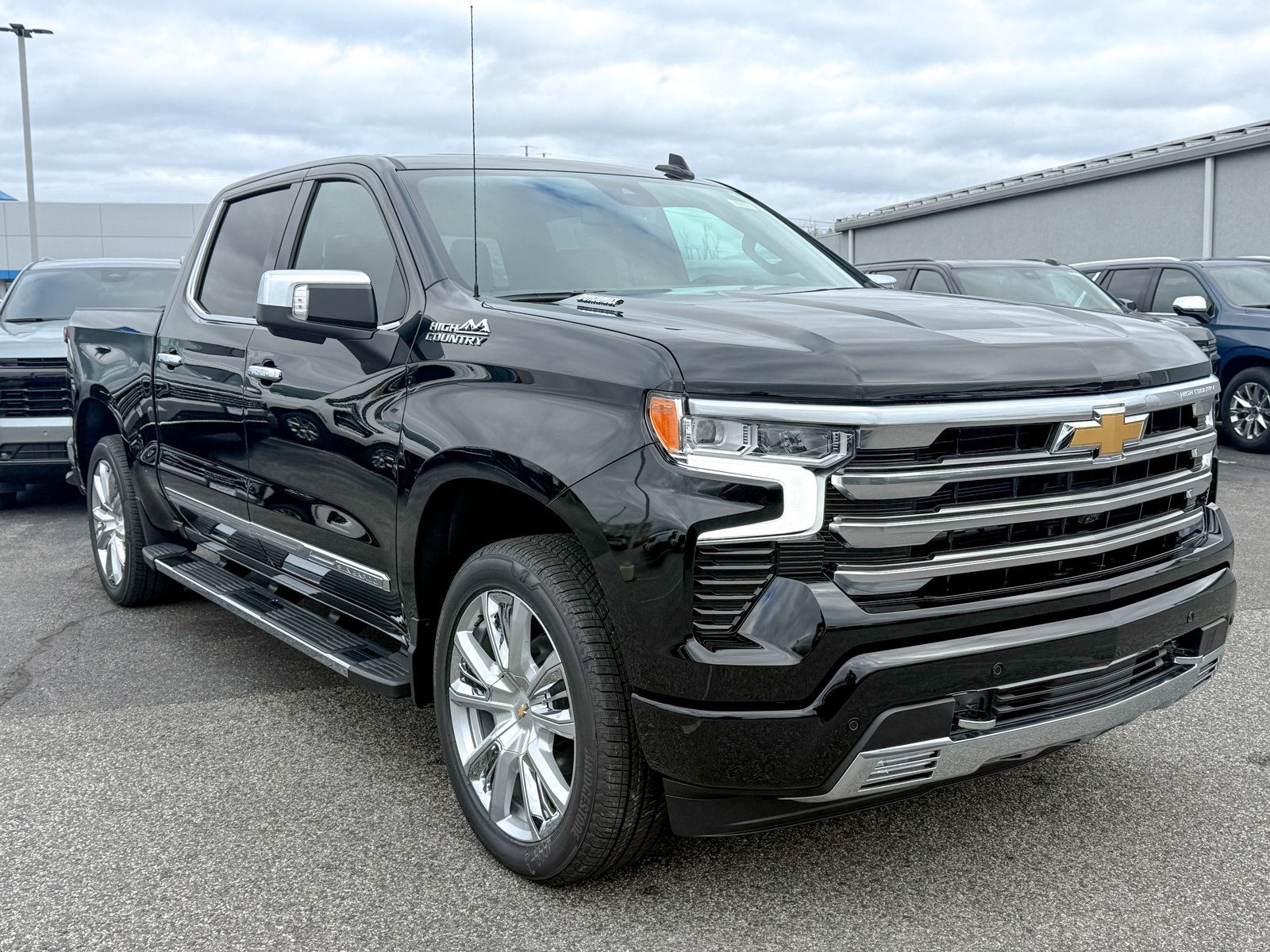 Photo view of 2026 Chevrolet Silverado 1500 in Black