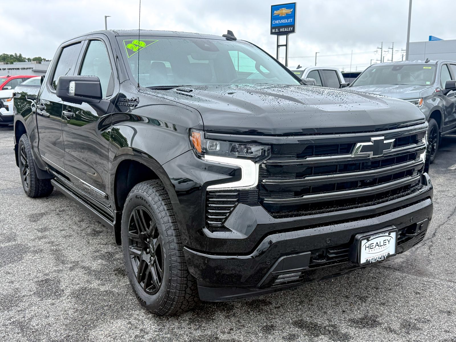Photo view of 2025 Chevrolet Silverado 1500 in Black