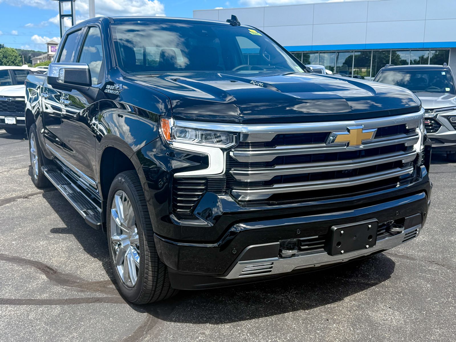 Photo view of 2026 Chevrolet Silverado 1500 in Black