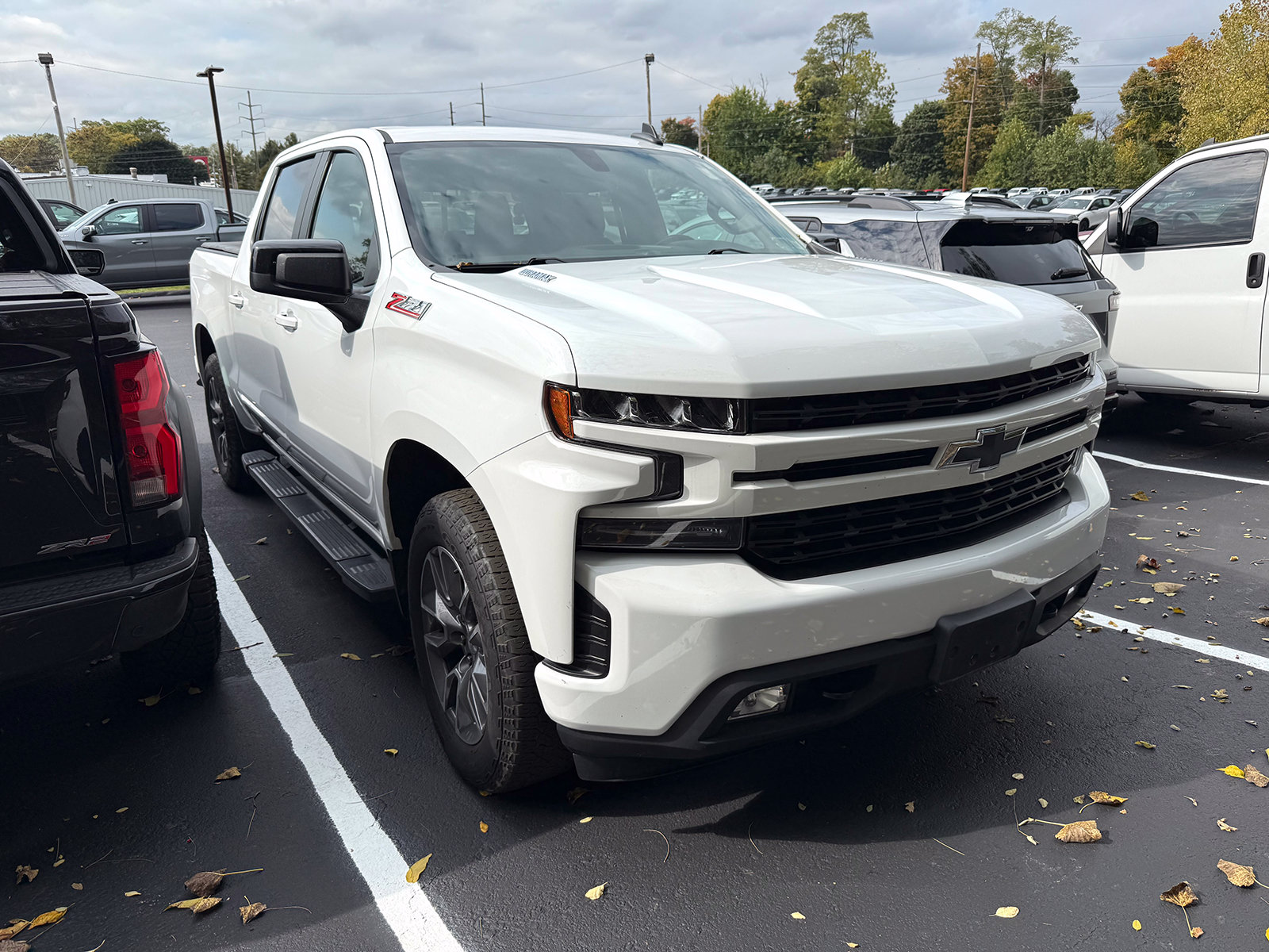 Photo view of 2021 Chevrolet Silverado 1500 in White