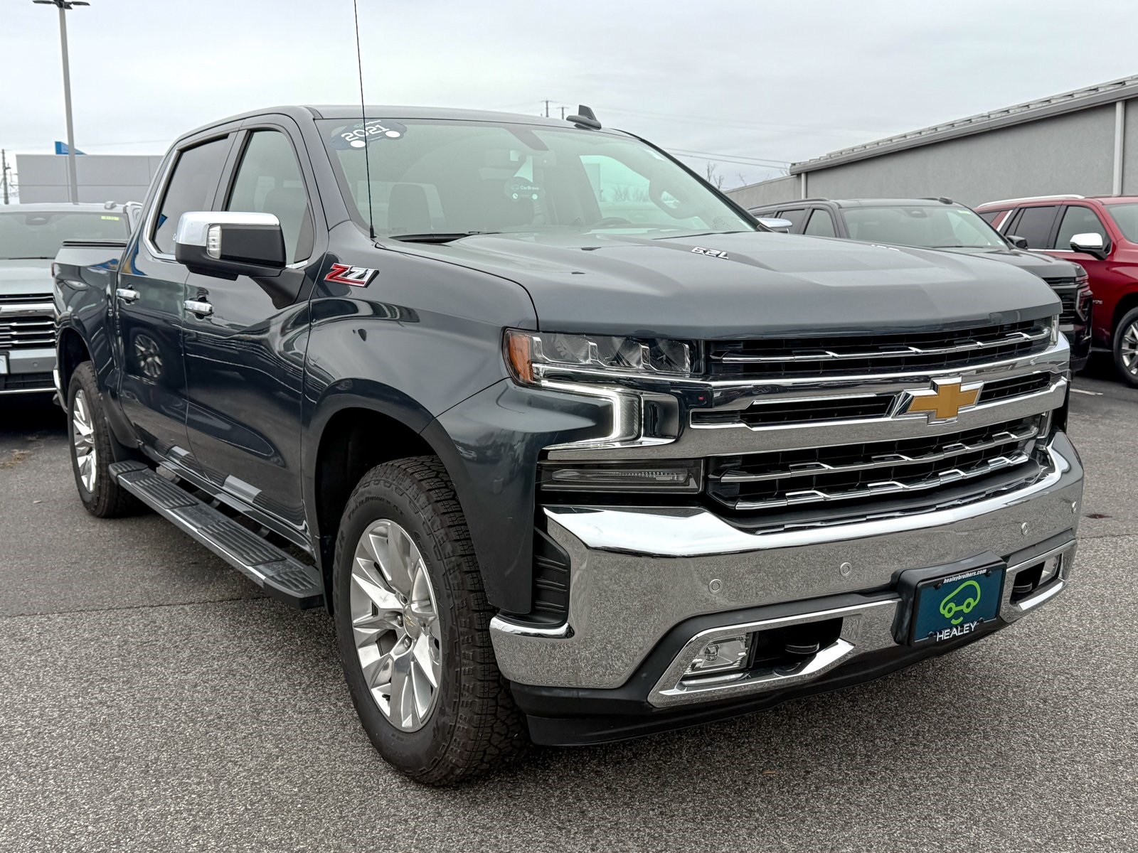 Photo view of 2021 Chevrolet Silverado 1500 in Gray