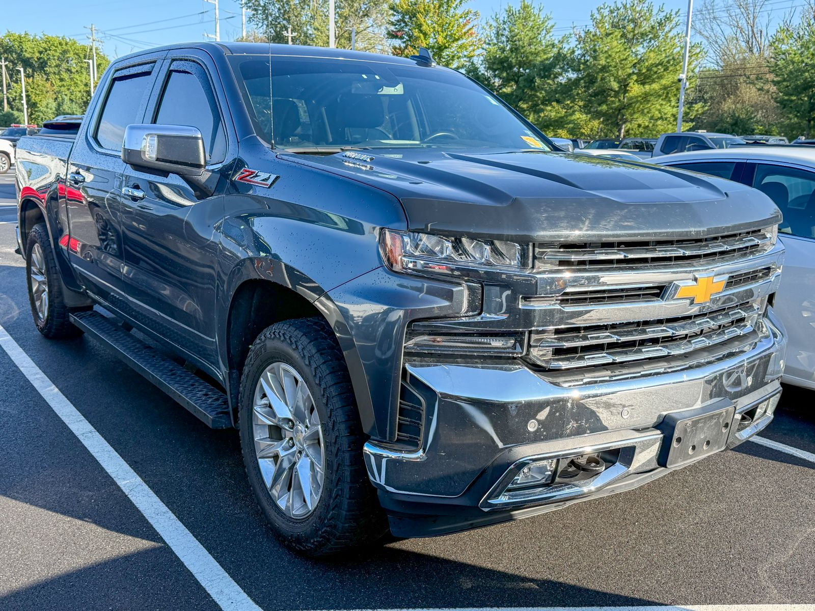Photo view of 2021 Chevrolet Silverado 1500 in Gray