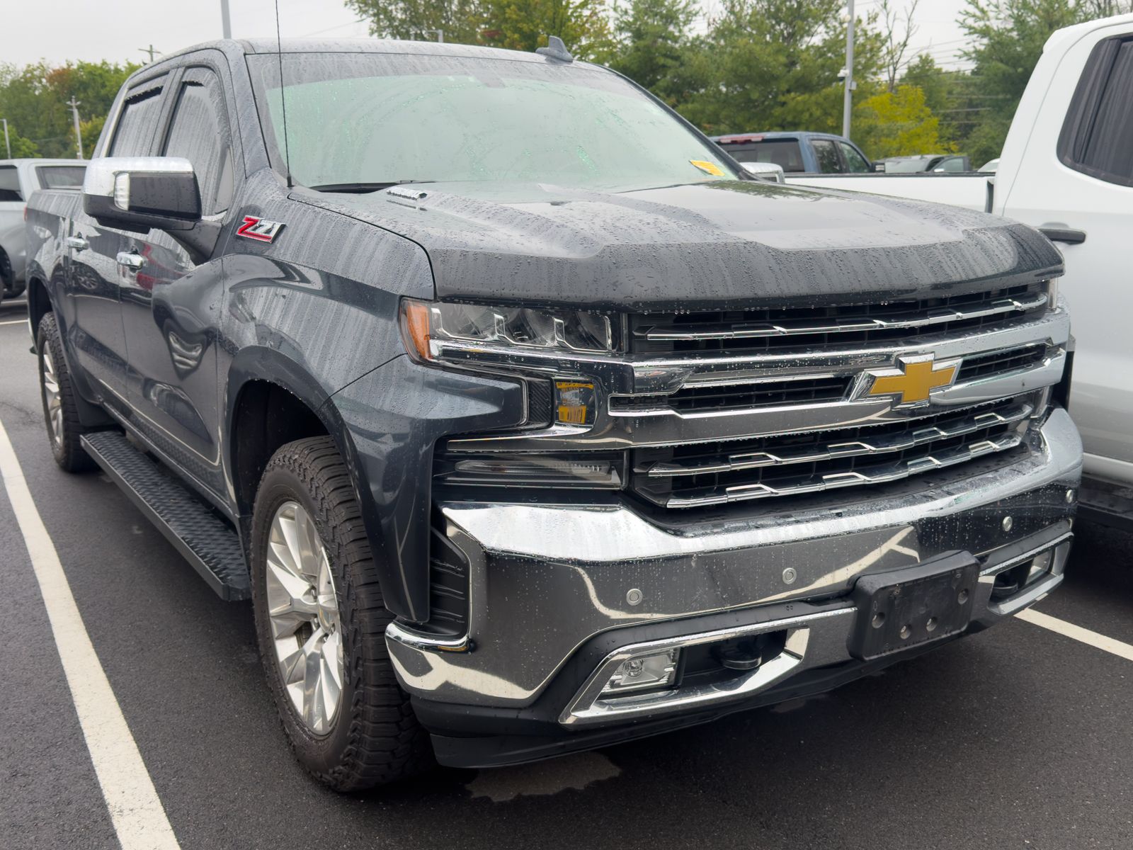 Photo view of 2021 Chevrolet Silverado 1500 in Gray
