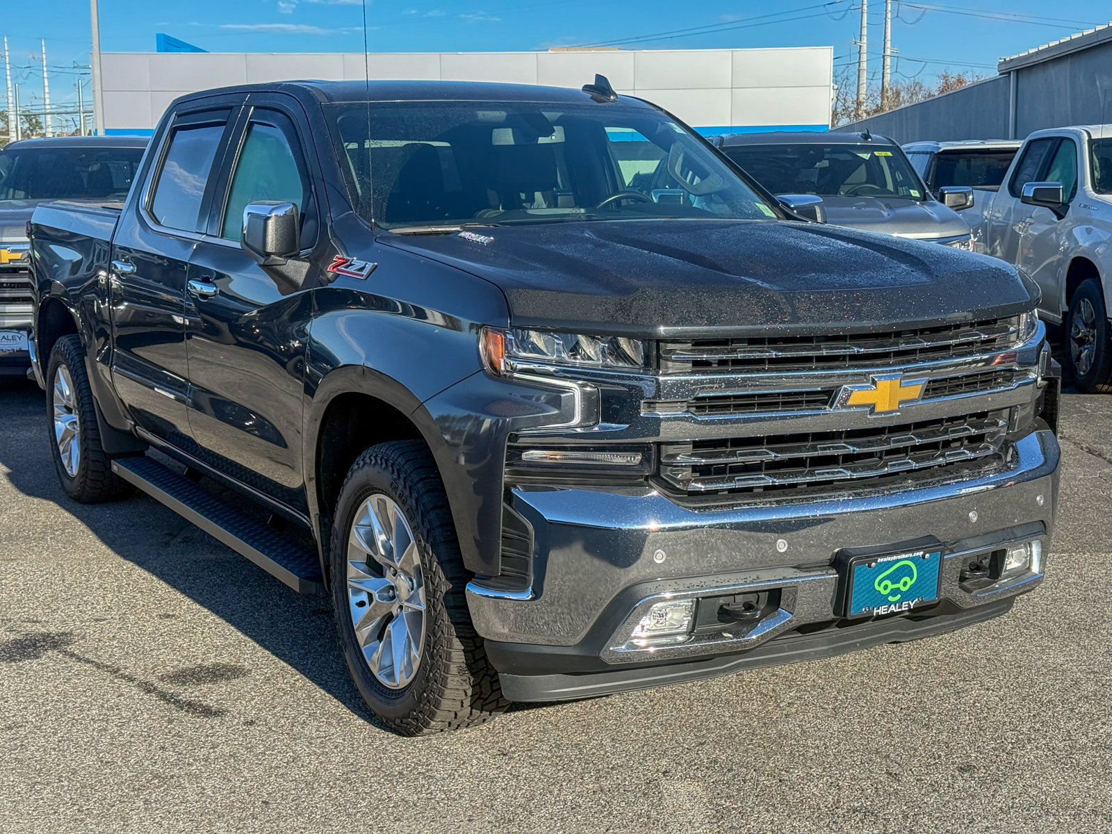 Photo view of 2021 Chevrolet Silverado 1500 in Gray