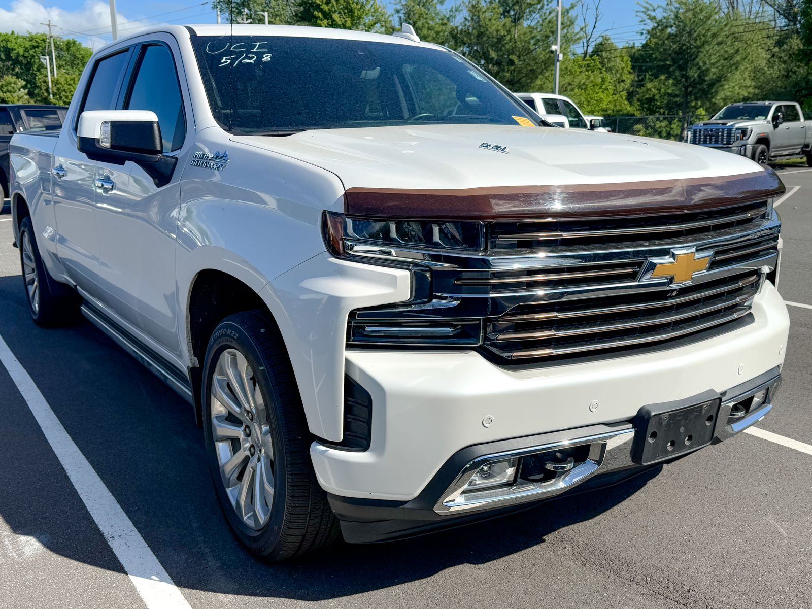 Photo view of 2019 Chevrolet Silverado 1500 in White