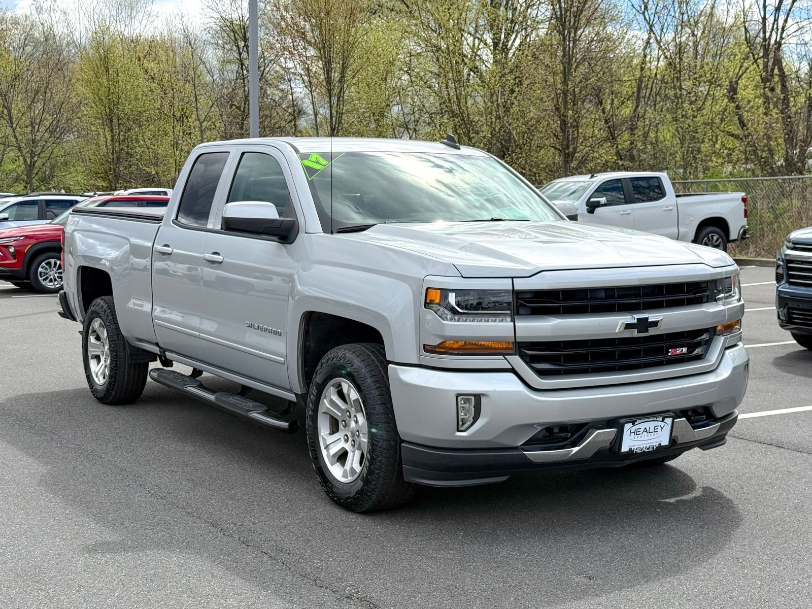 Photo view of 2017 Chevrolet Silverado 1500 in Gray