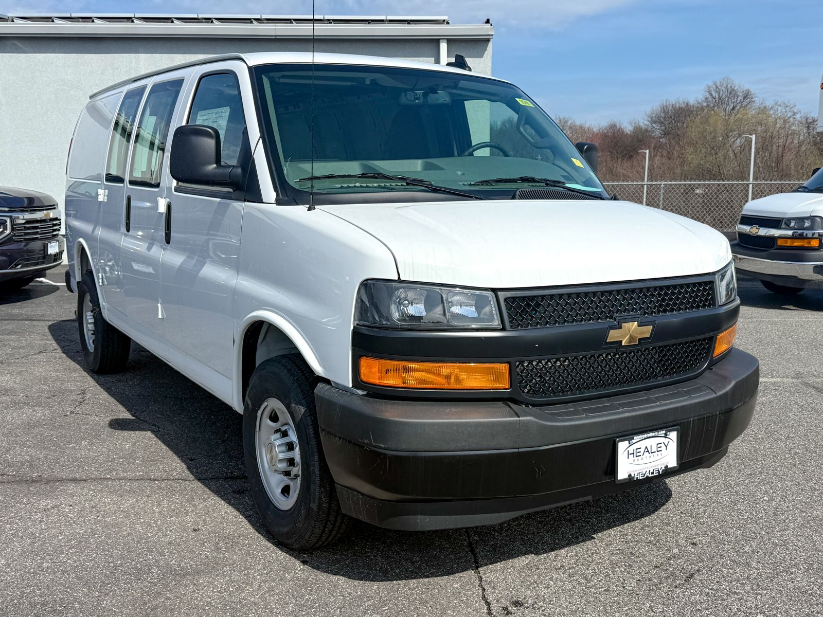 Photo view of 2025 Chevrolet Express Cargo Van in White