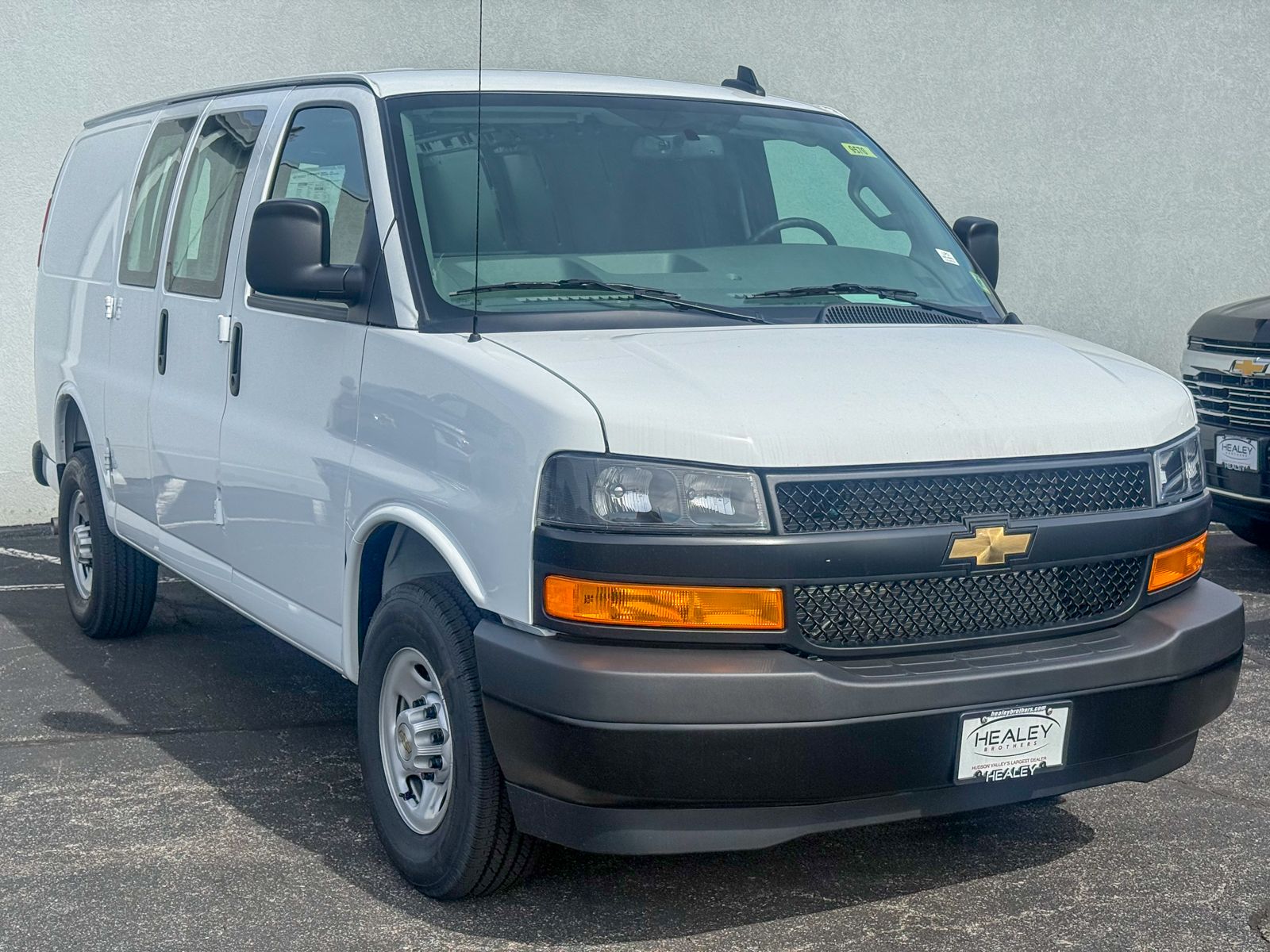 Photo view of 2025 Chevrolet Express Cargo Van in White