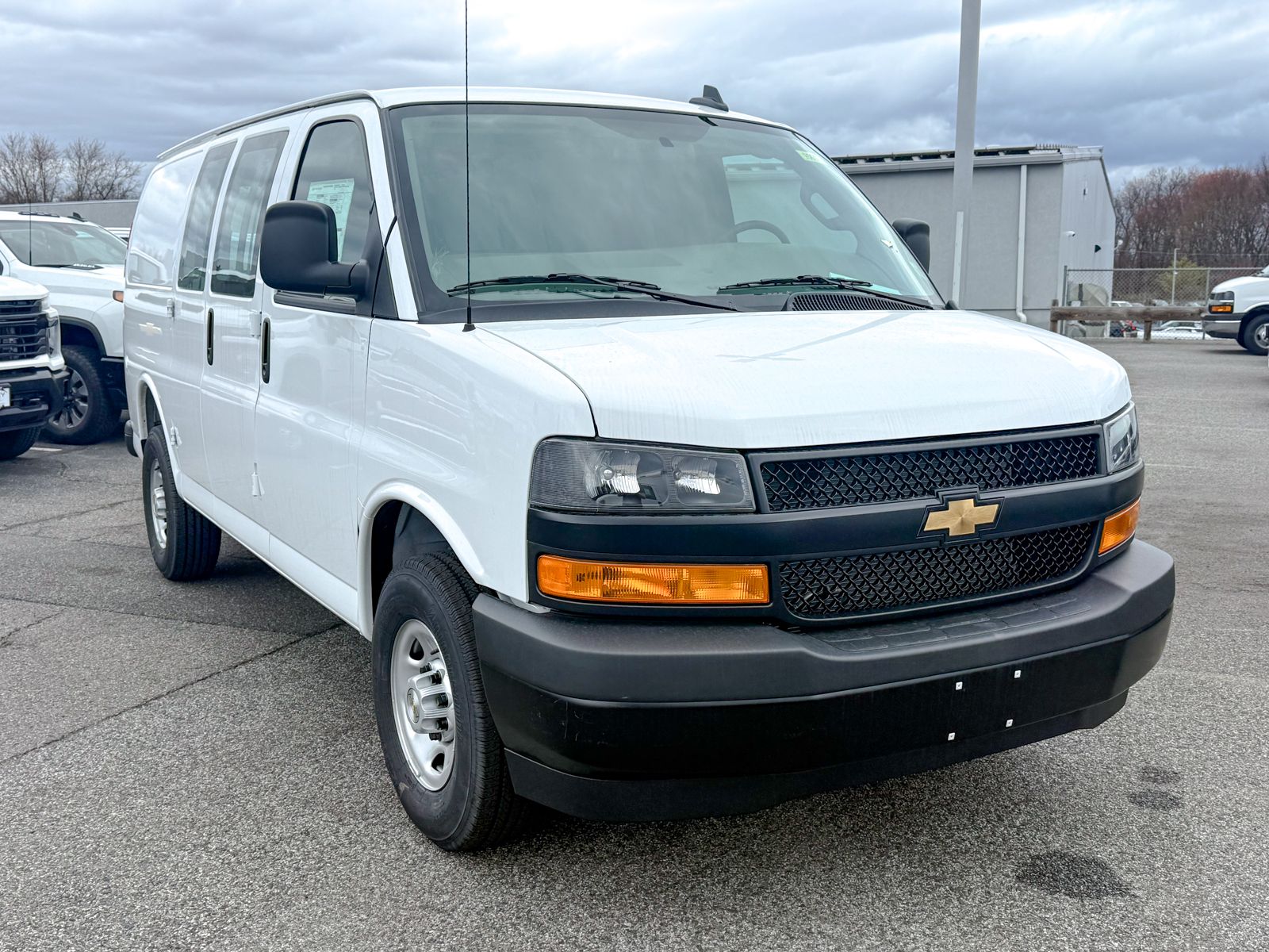 Photo view of 2025 Chevrolet Express Cargo Van in White