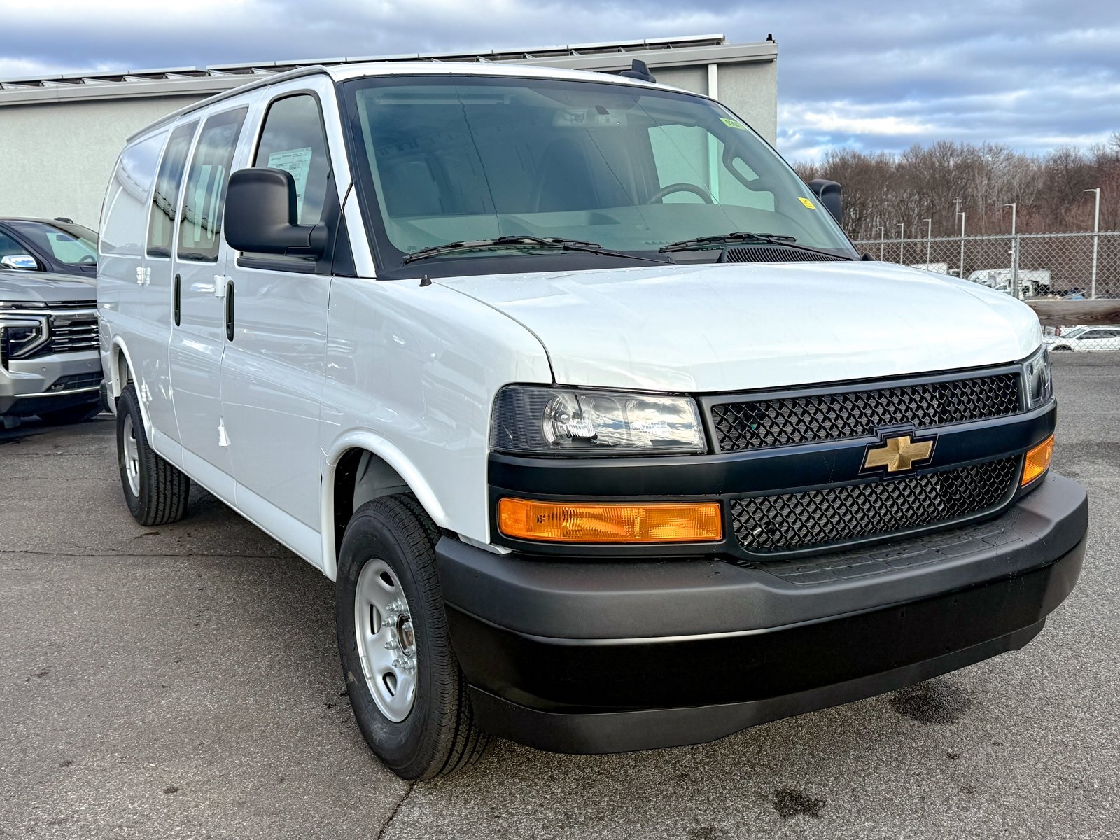 Photo view of 2025 Chevrolet Express Cargo Van in White