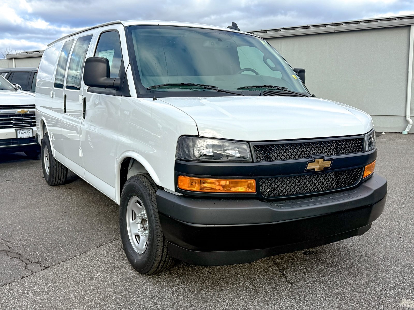 Photo view of 2025 Chevrolet Express Cargo Van in White