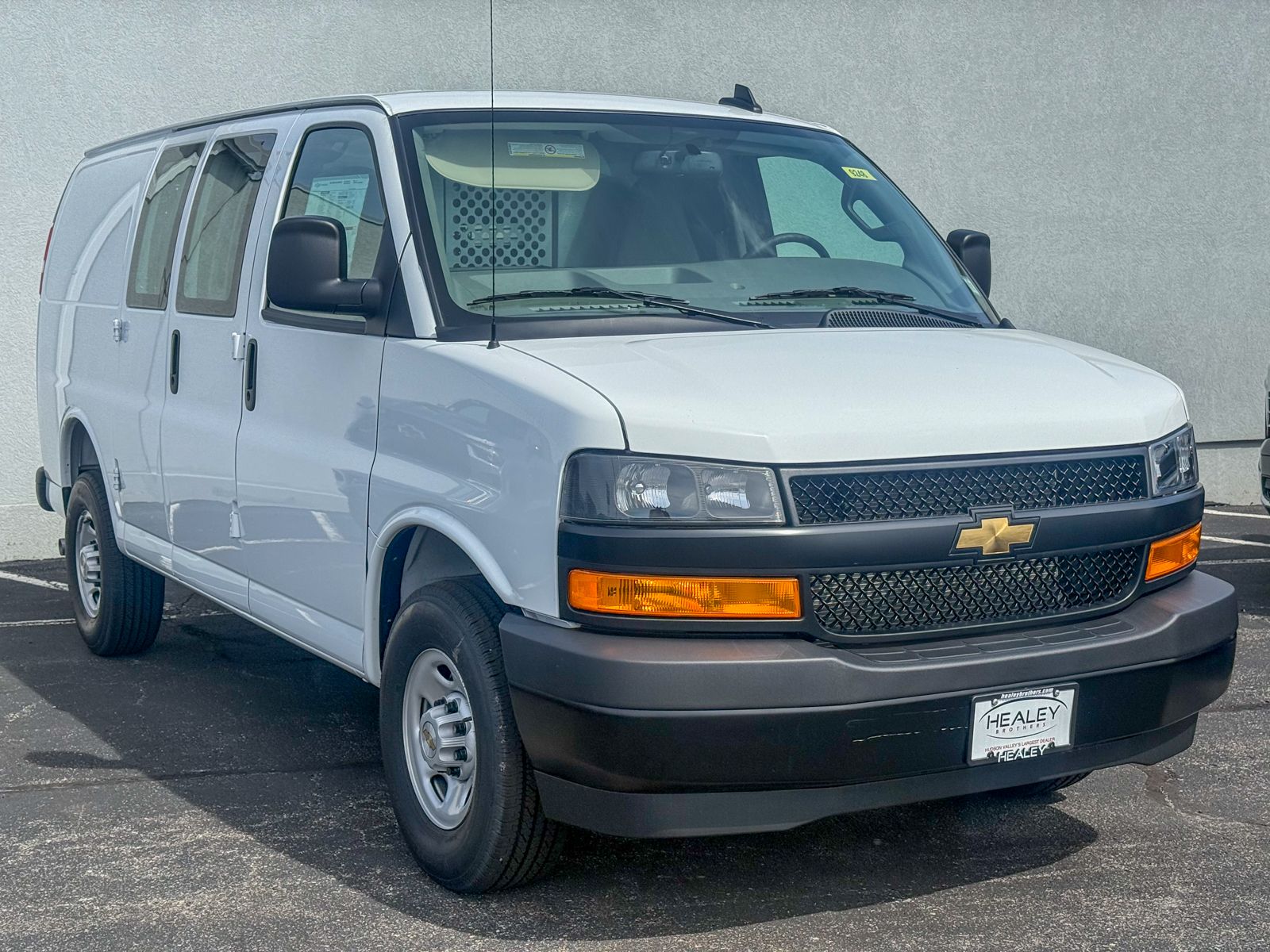 Photo view of 2025 Chevrolet Express Cargo Van in White