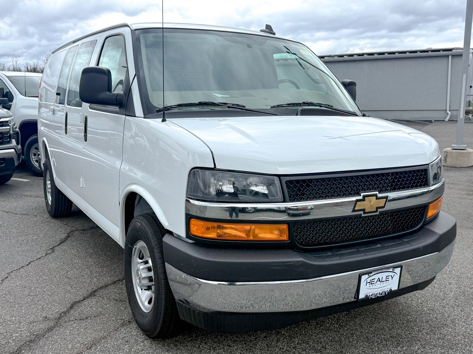 Photo view of 2025 Chevrolet Express Cargo Van in White
