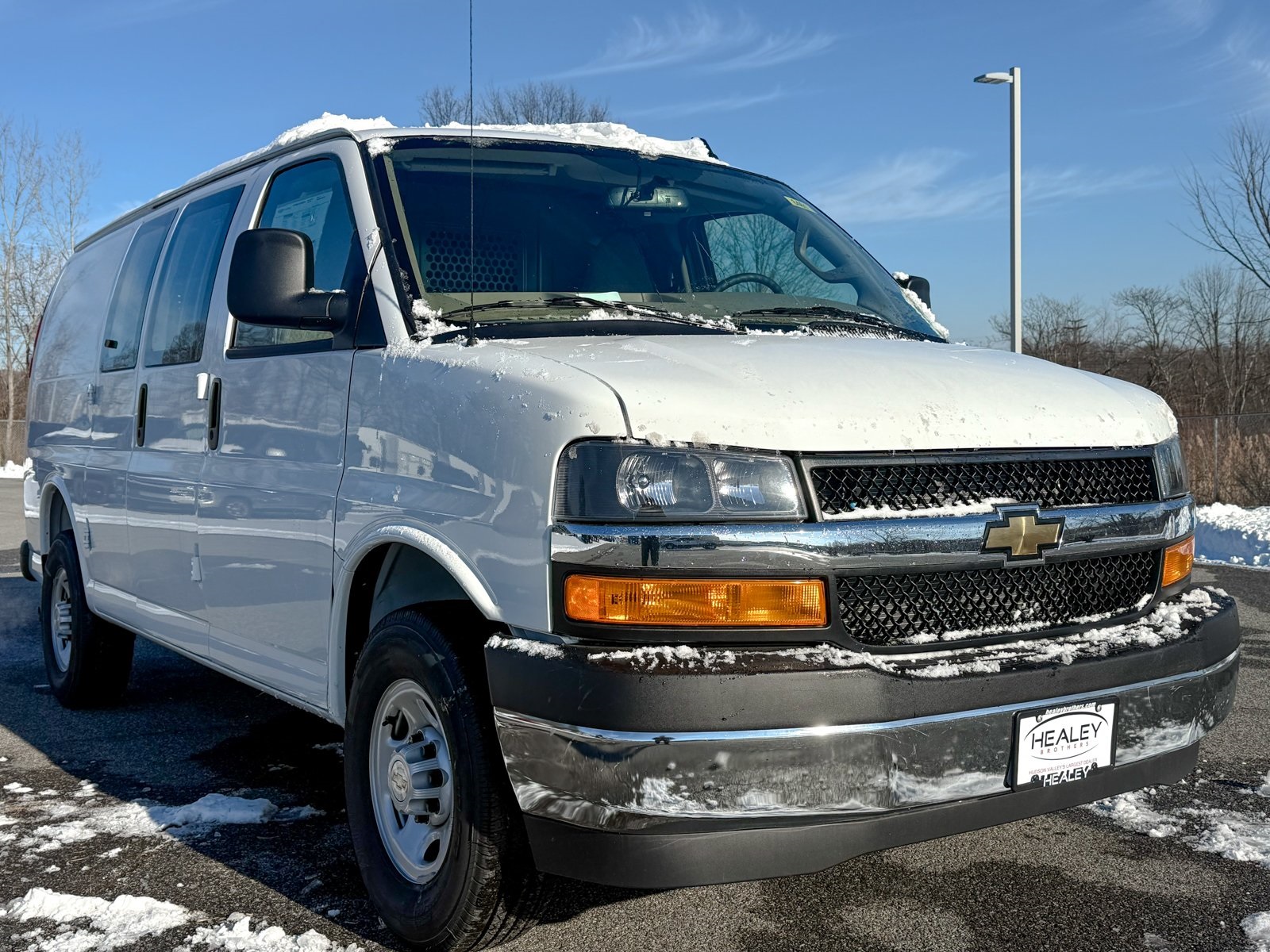 Photo view of 2025 Chevrolet Express Cargo Van in White