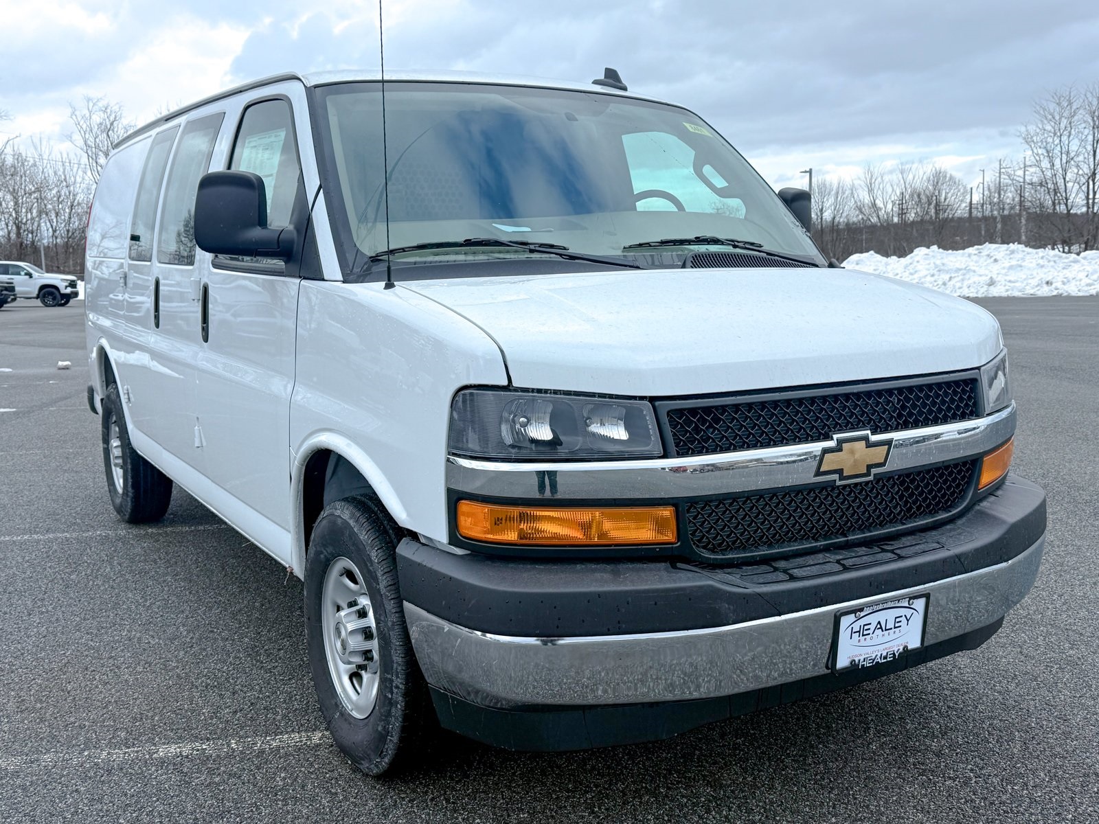 Photo view of 2025 Chevrolet Express Cargo Van in White