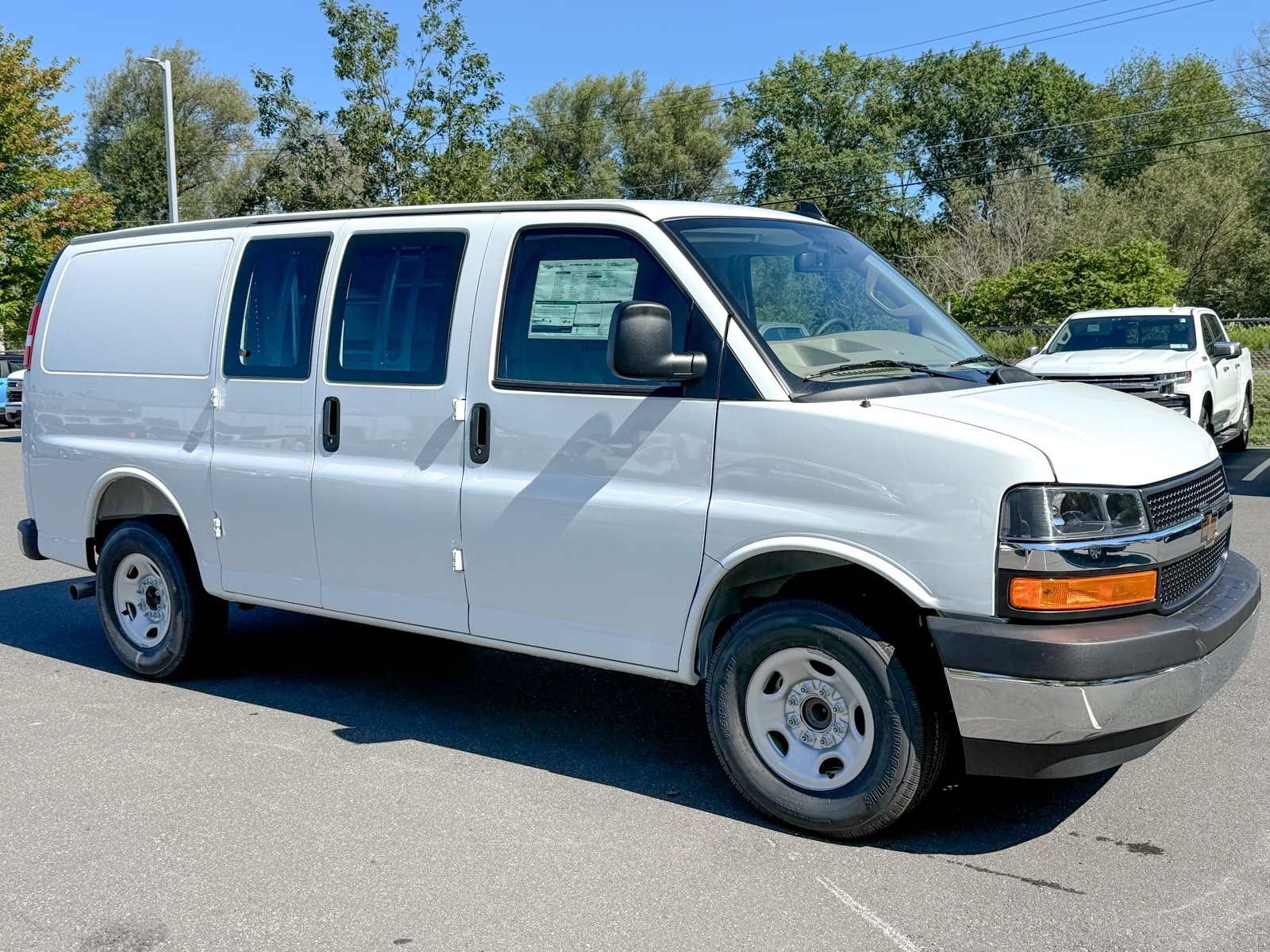 Photo view of 2025 Chevrolet Express Cargo Van in White