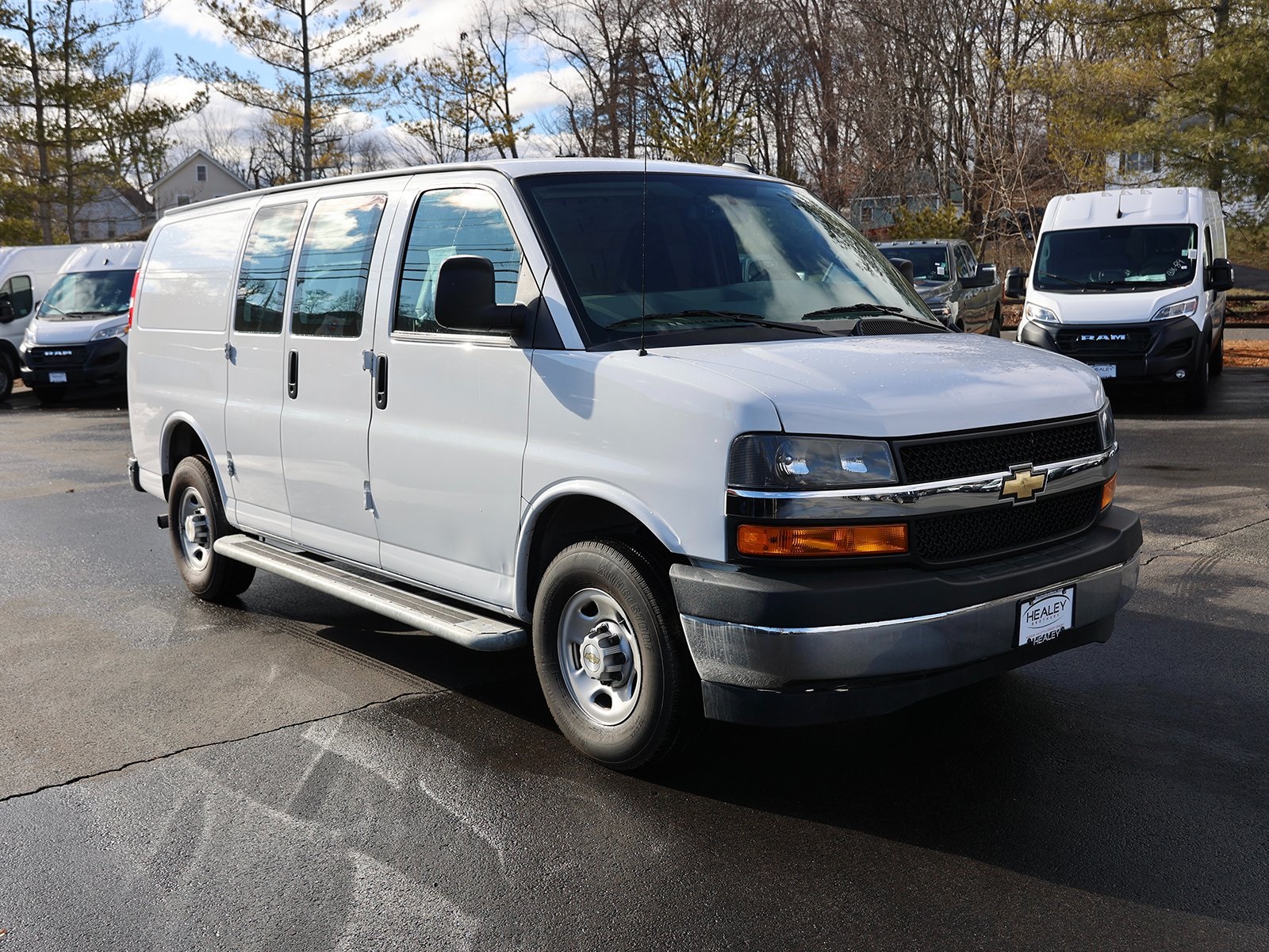 Photo view of 2024 Chevrolet Express Cargo Van in White