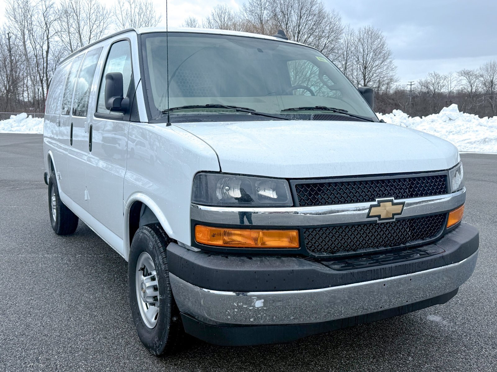 Photo view of 2025 Chevrolet Express Cargo Van in White