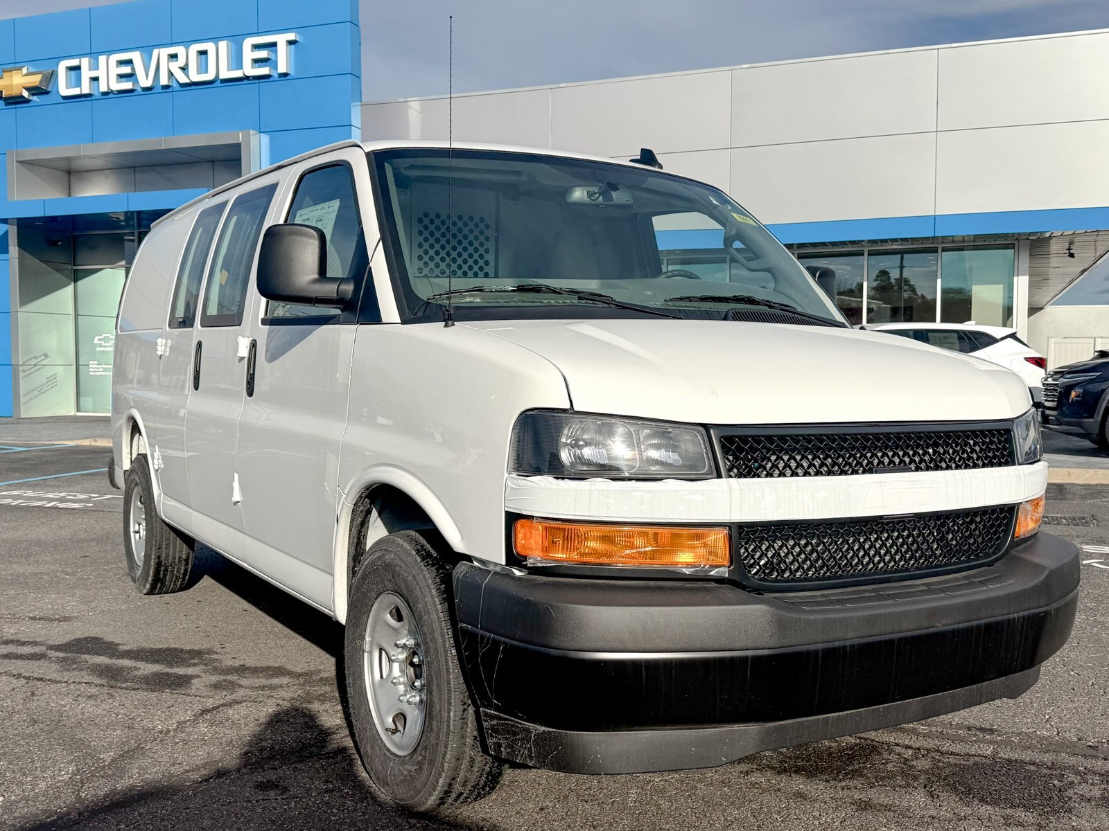 Photo view of 2025 Chevrolet Express Cargo Van in White