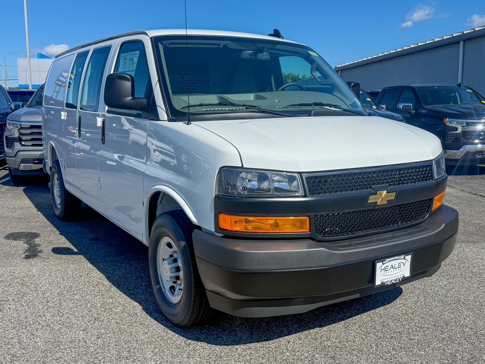 Photo view of 2025 Chevrolet Express Cargo Van in White