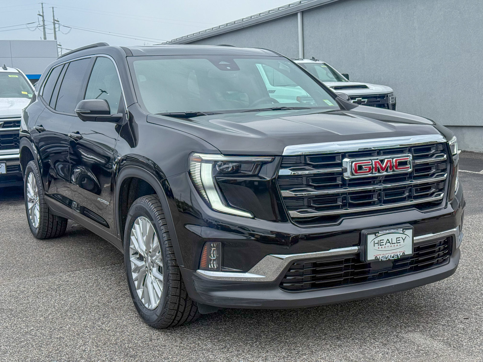 Photo view of 2024 GMC Acadia in Black