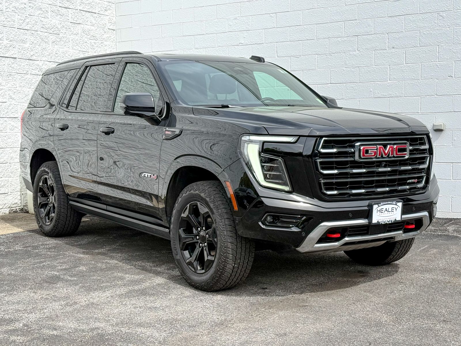 Photo view of 2025 GMC Yukon in Black