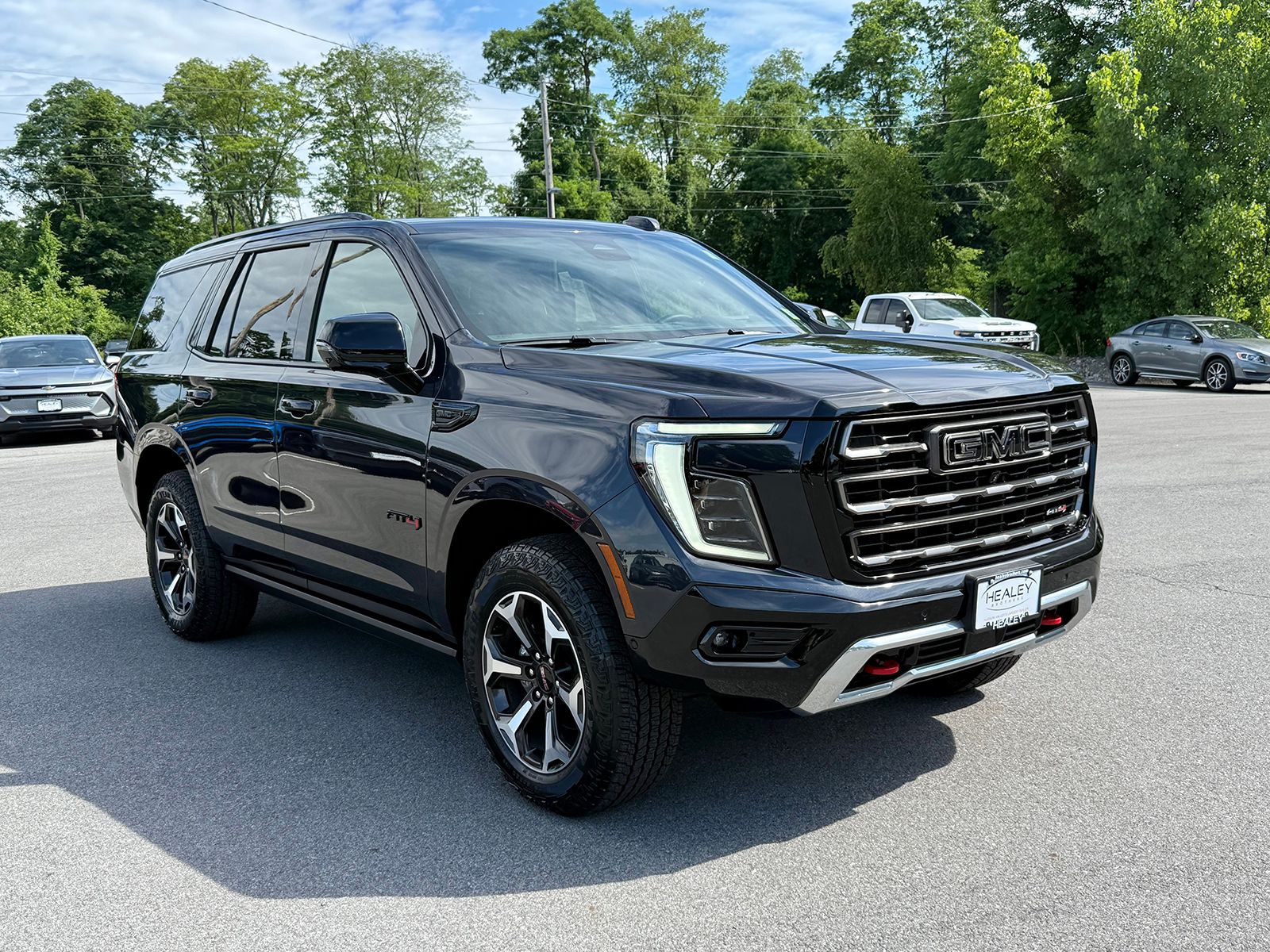 Photo view of 2026 GMC Yukon in Gray