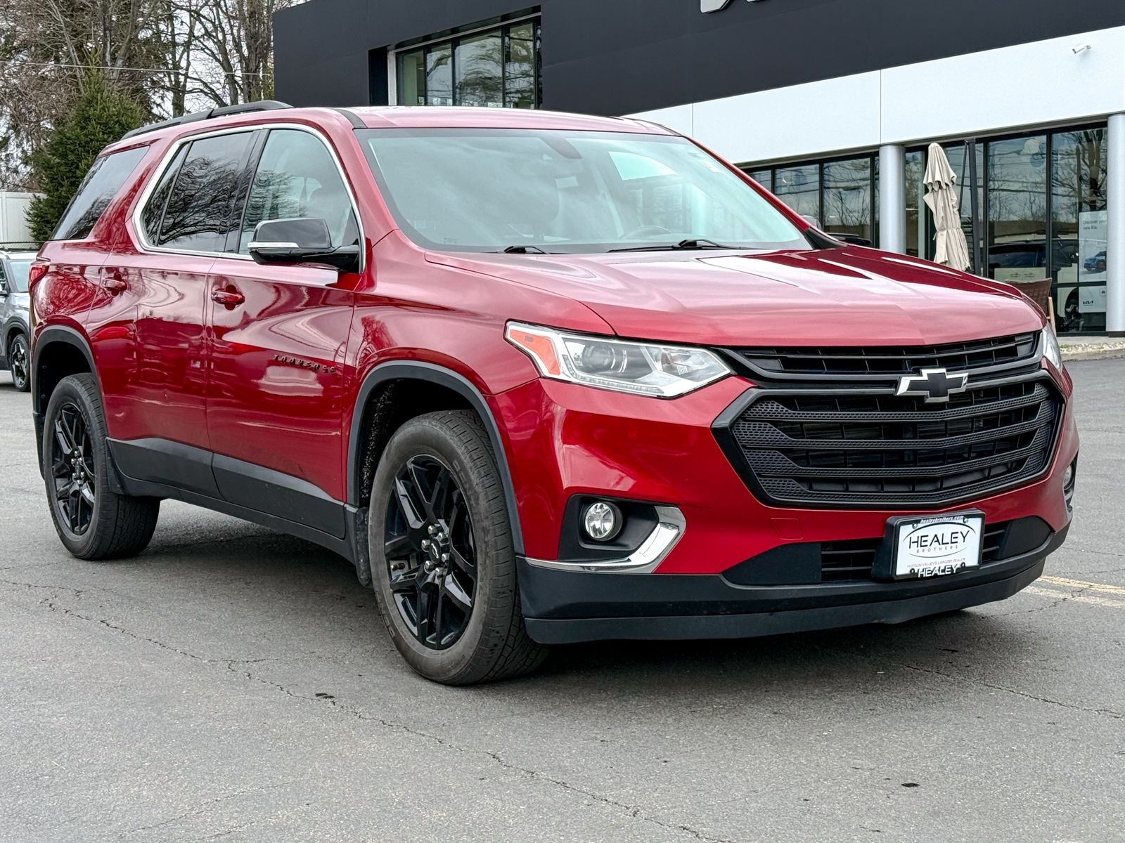 Photo view of 2019 Chevrolet Traverse in Red