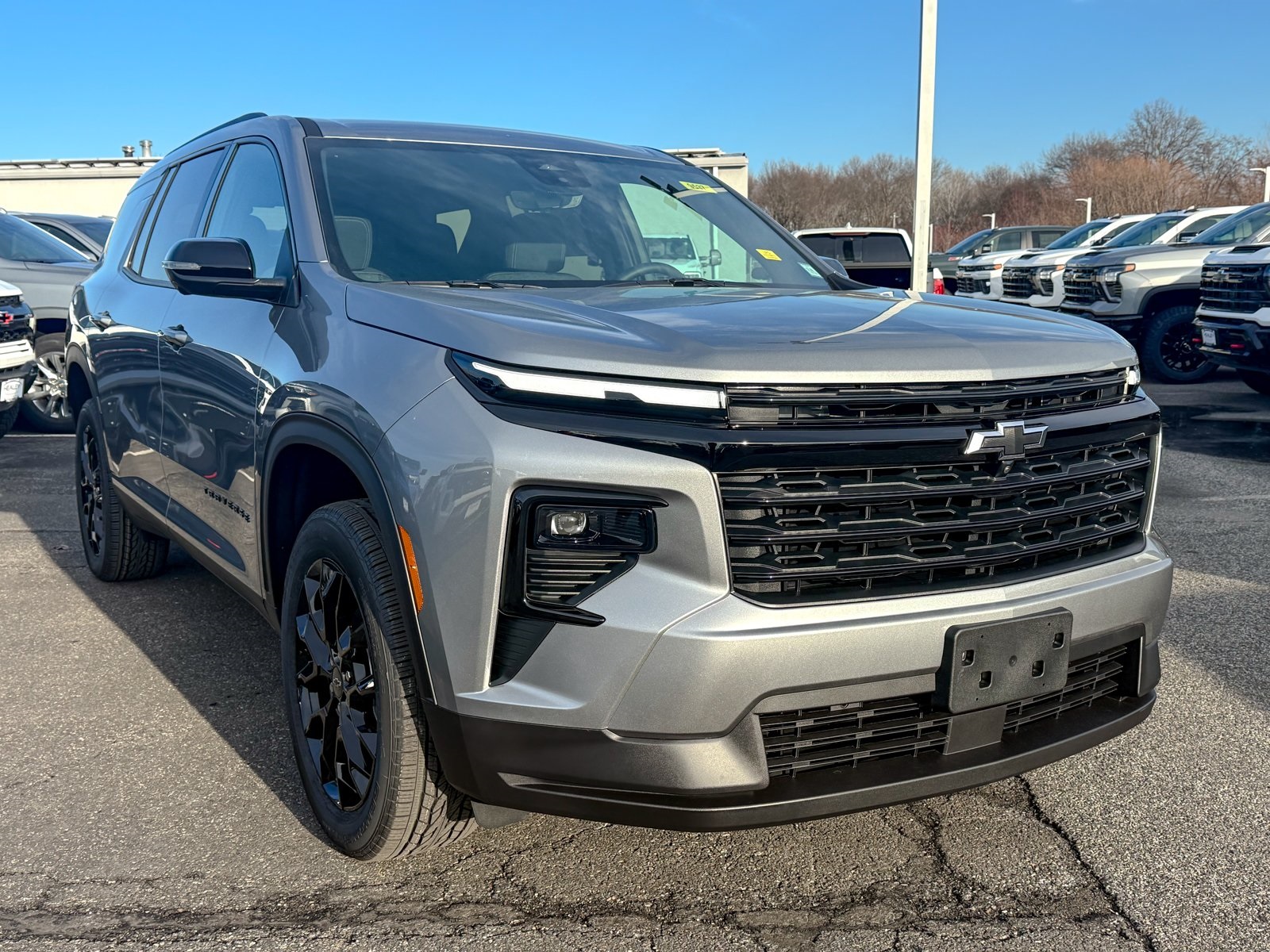 Photo view of 2026 Chevrolet Traverse in Gray