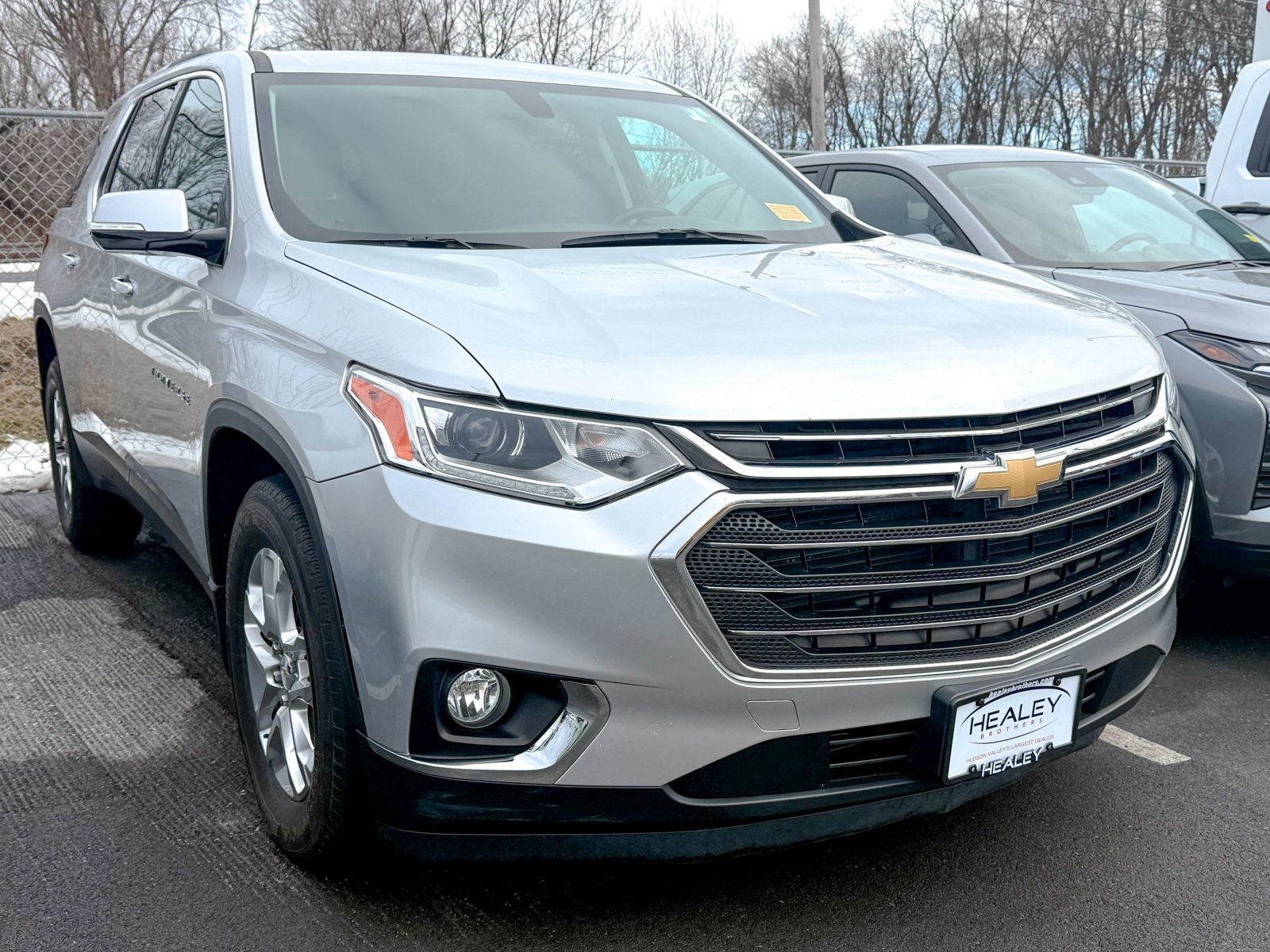 Photo view of 2018 Chevrolet Traverse in Gray