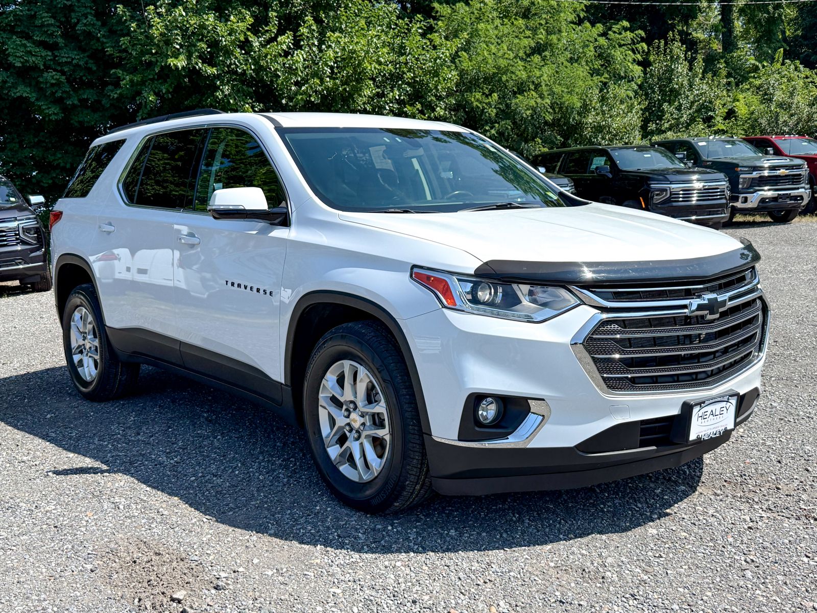 Photo view of 2020 Chevrolet Traverse in White