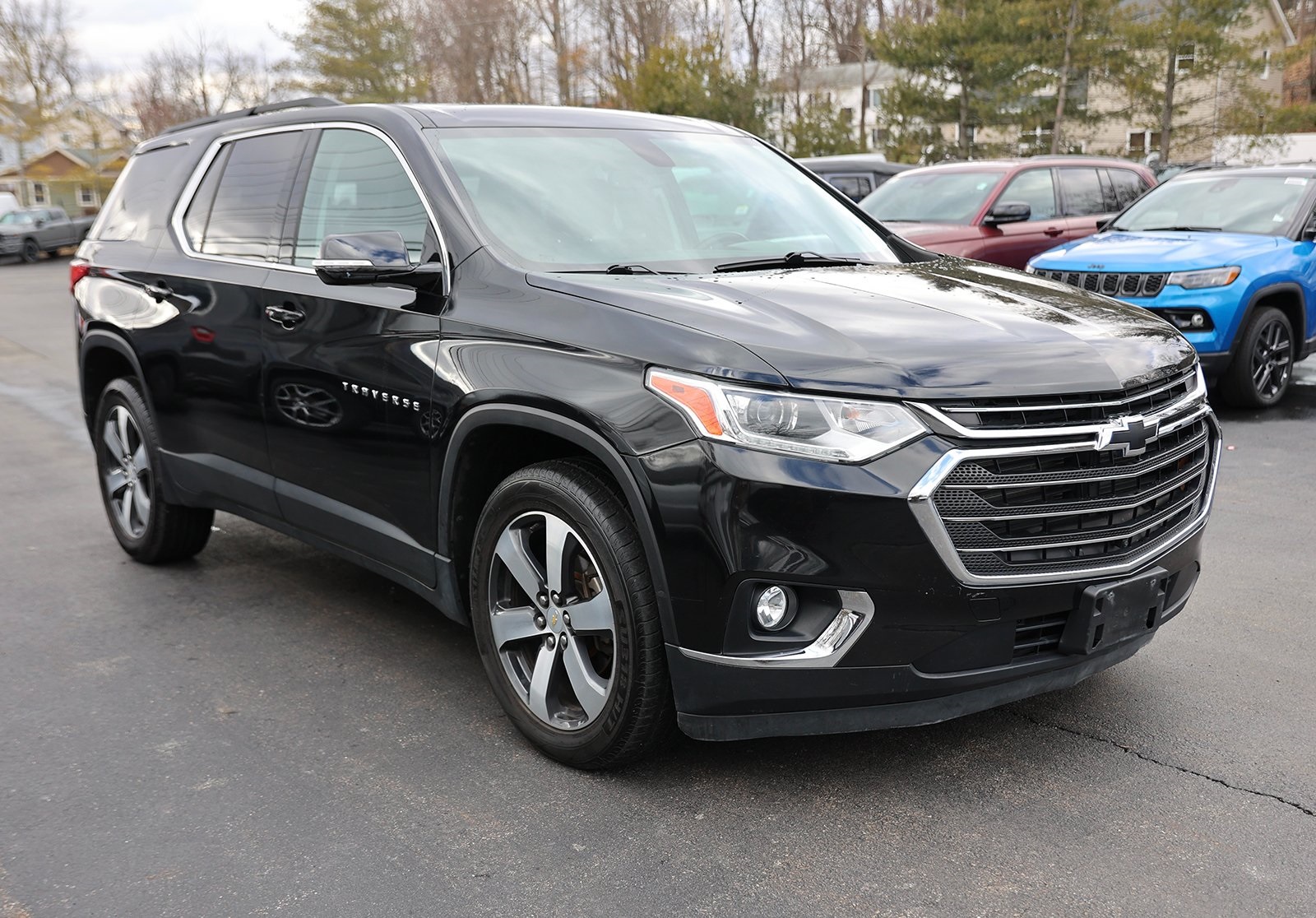 Photo view of 2019 Chevrolet Traverse in Black