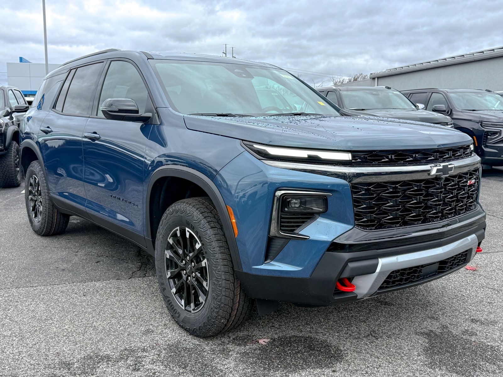 Photo view of 2026 Chevrolet Traverse in Blue