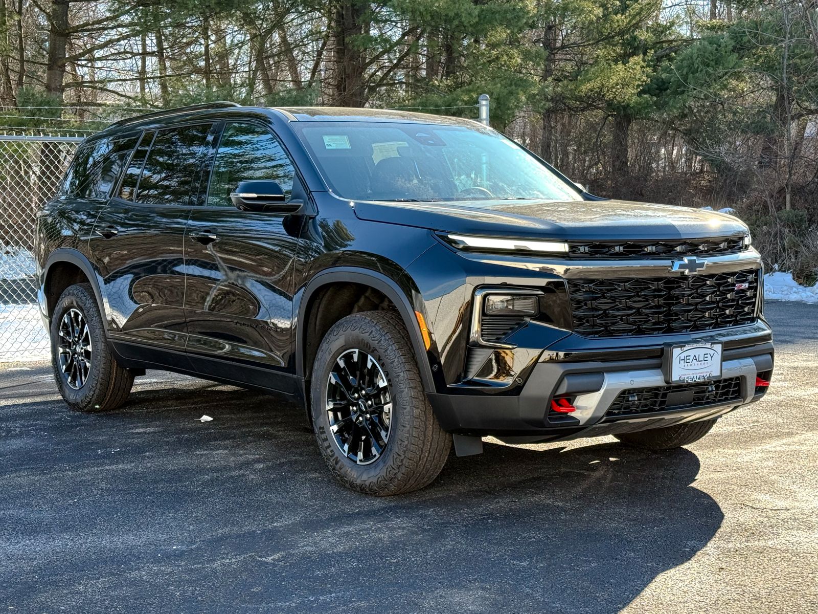 Photo view of 2026 Chevrolet Traverse in Black