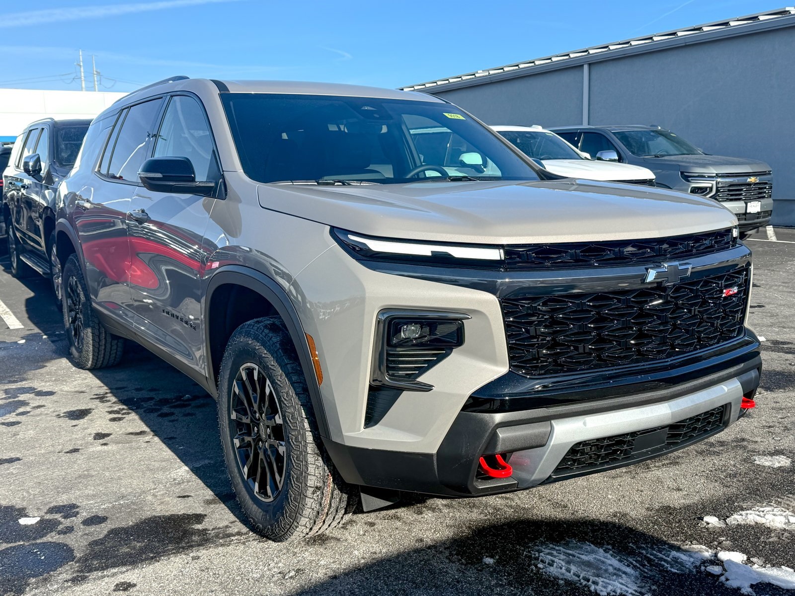 Photo view of 2026 Chevrolet Traverse in Gray