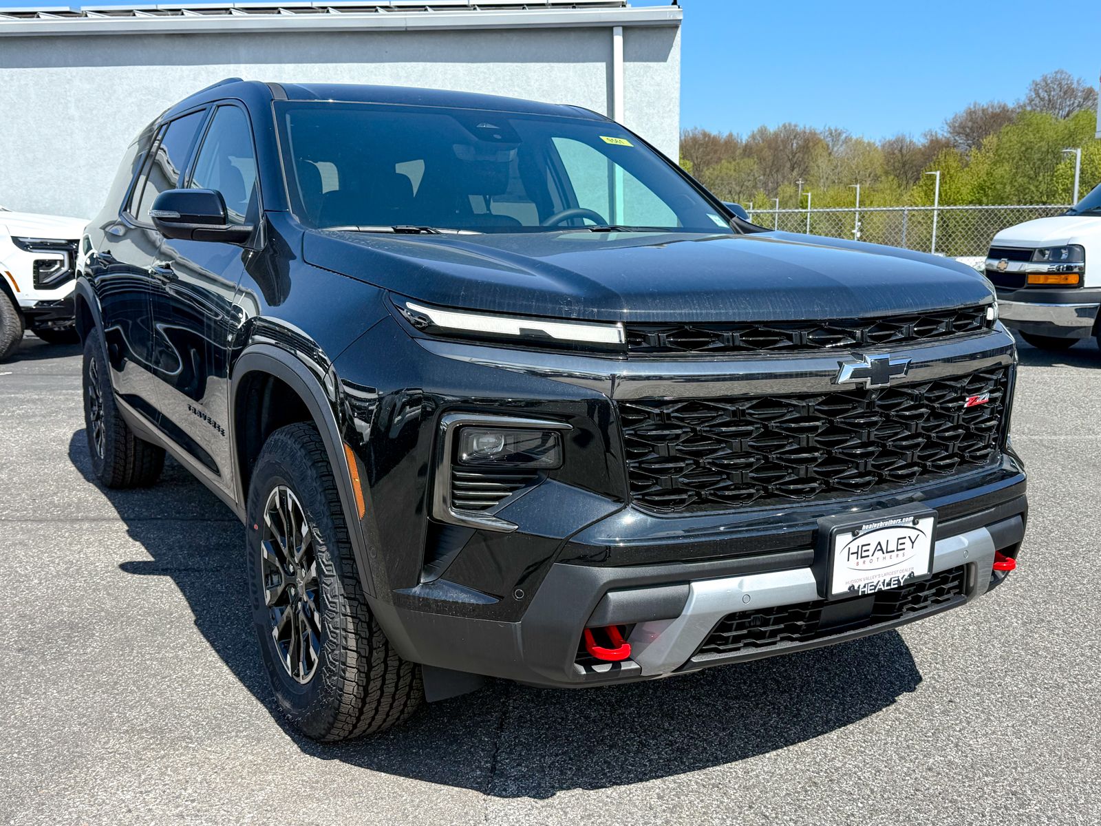 Photo view of 2026 Chevrolet Traverse in Black