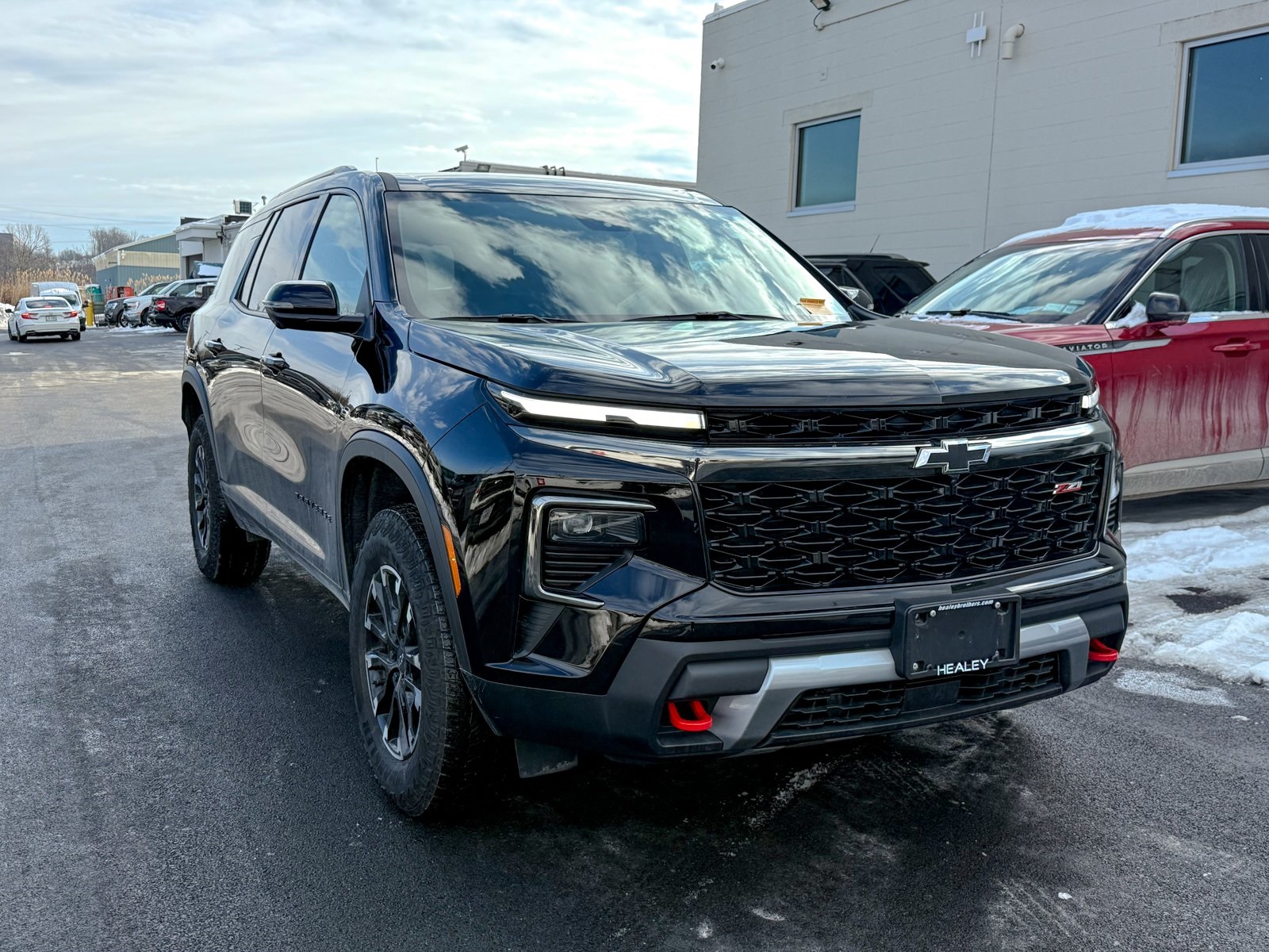 Photo view of 2025 Chevrolet Traverse in Black