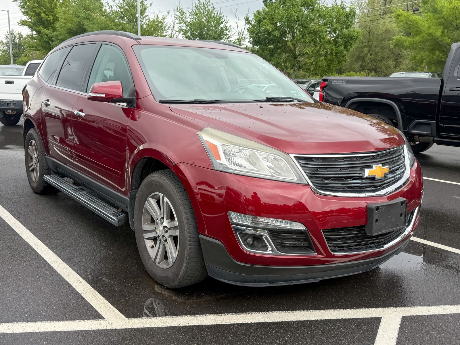 Photo view of 2016 Chevrolet Traverse in Red