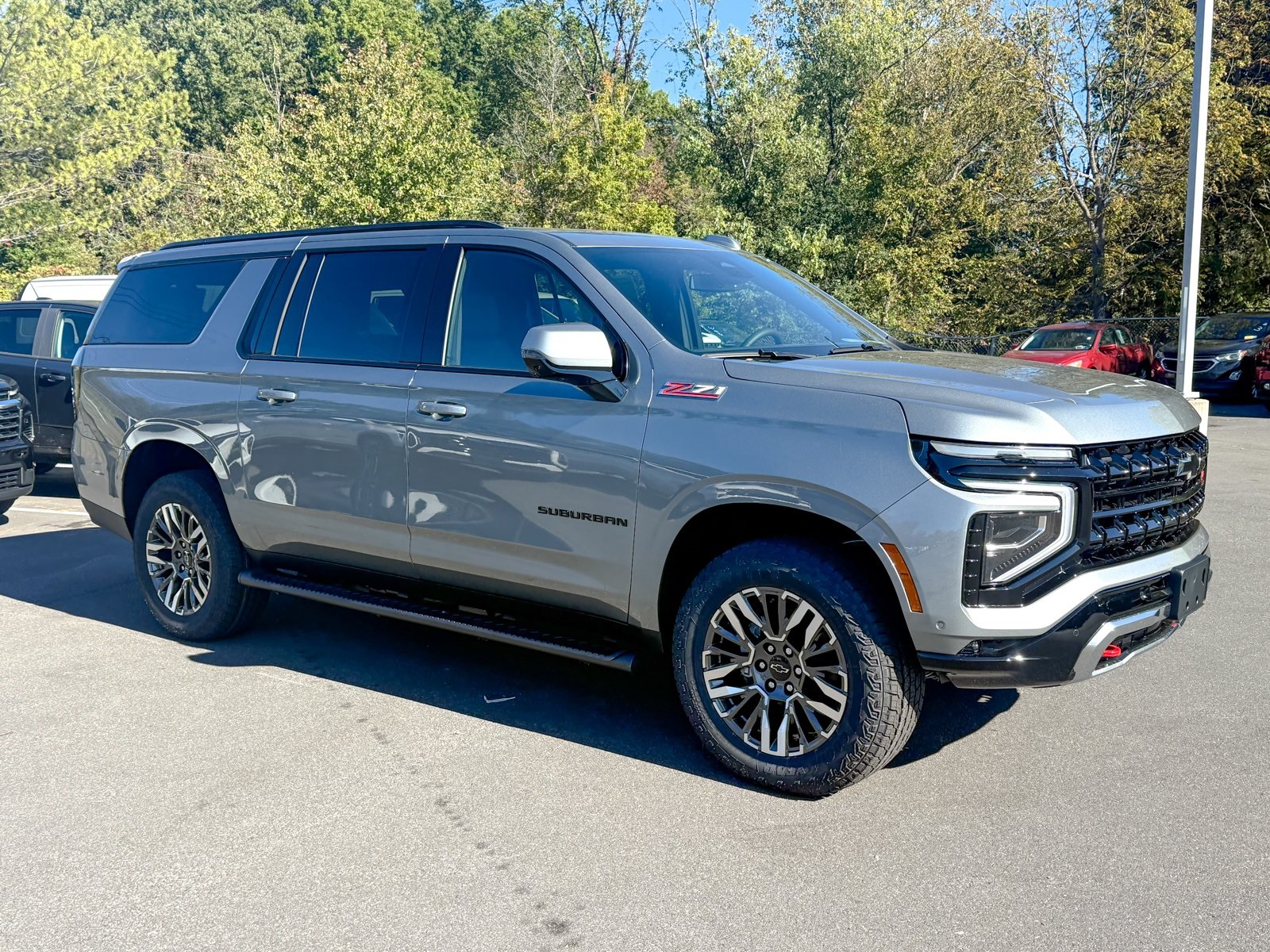 Photo view of 2026 Chevrolet Suburban in Gray