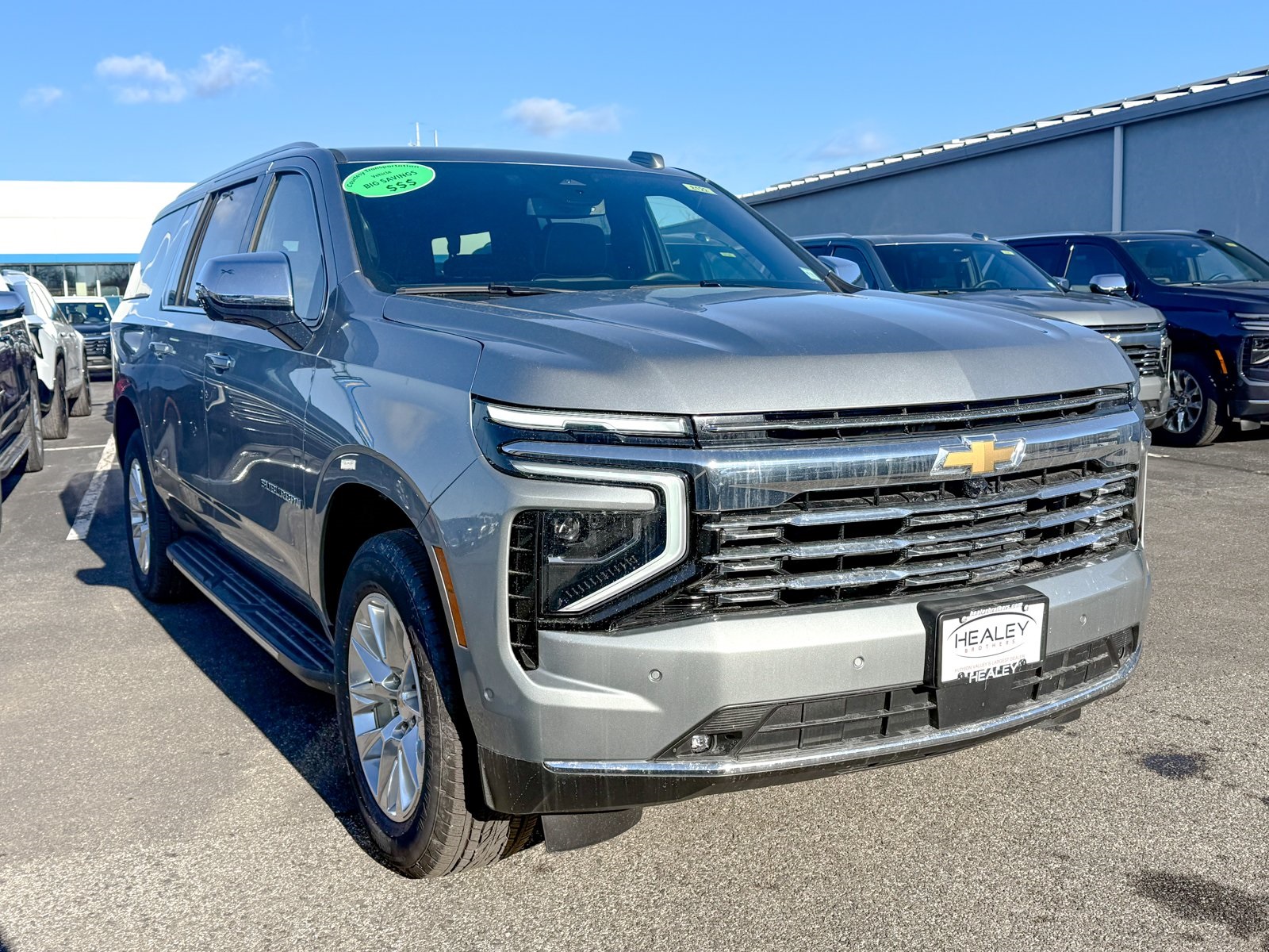 Photo view of 2025 Chevrolet Suburban in Gray